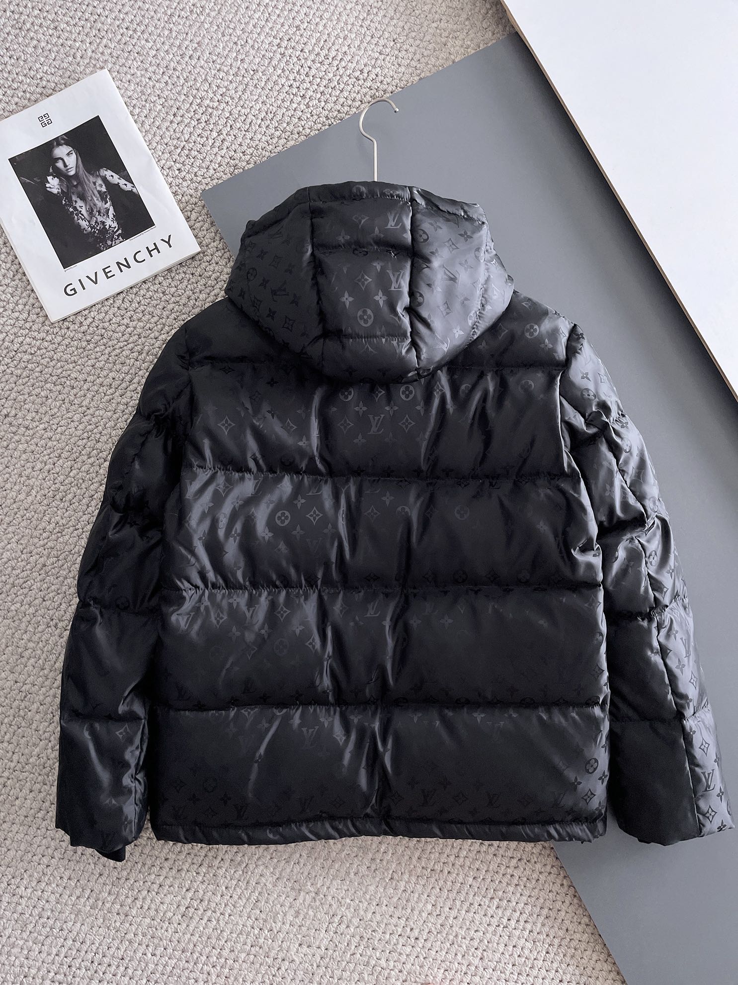 Louis Vuitton 2024 FW Down Jacket – Unisex Logo Edition, Size M–3XL