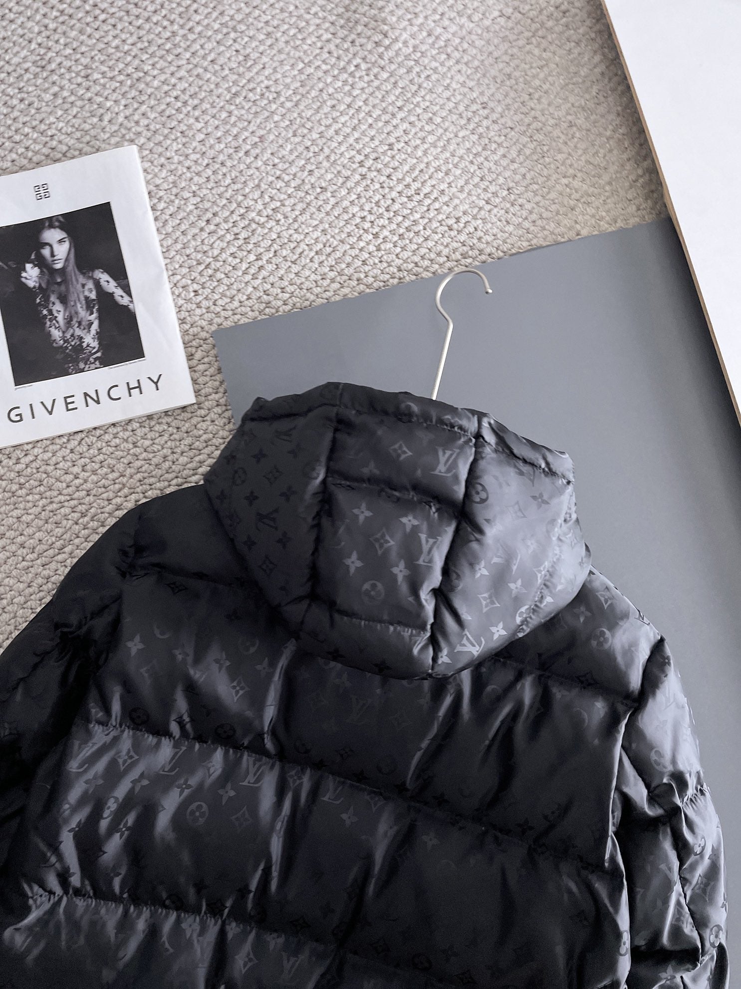 Louis Vuitton 2024 FW Down Jacket – Unisex Logo Edition, Size M–3XL