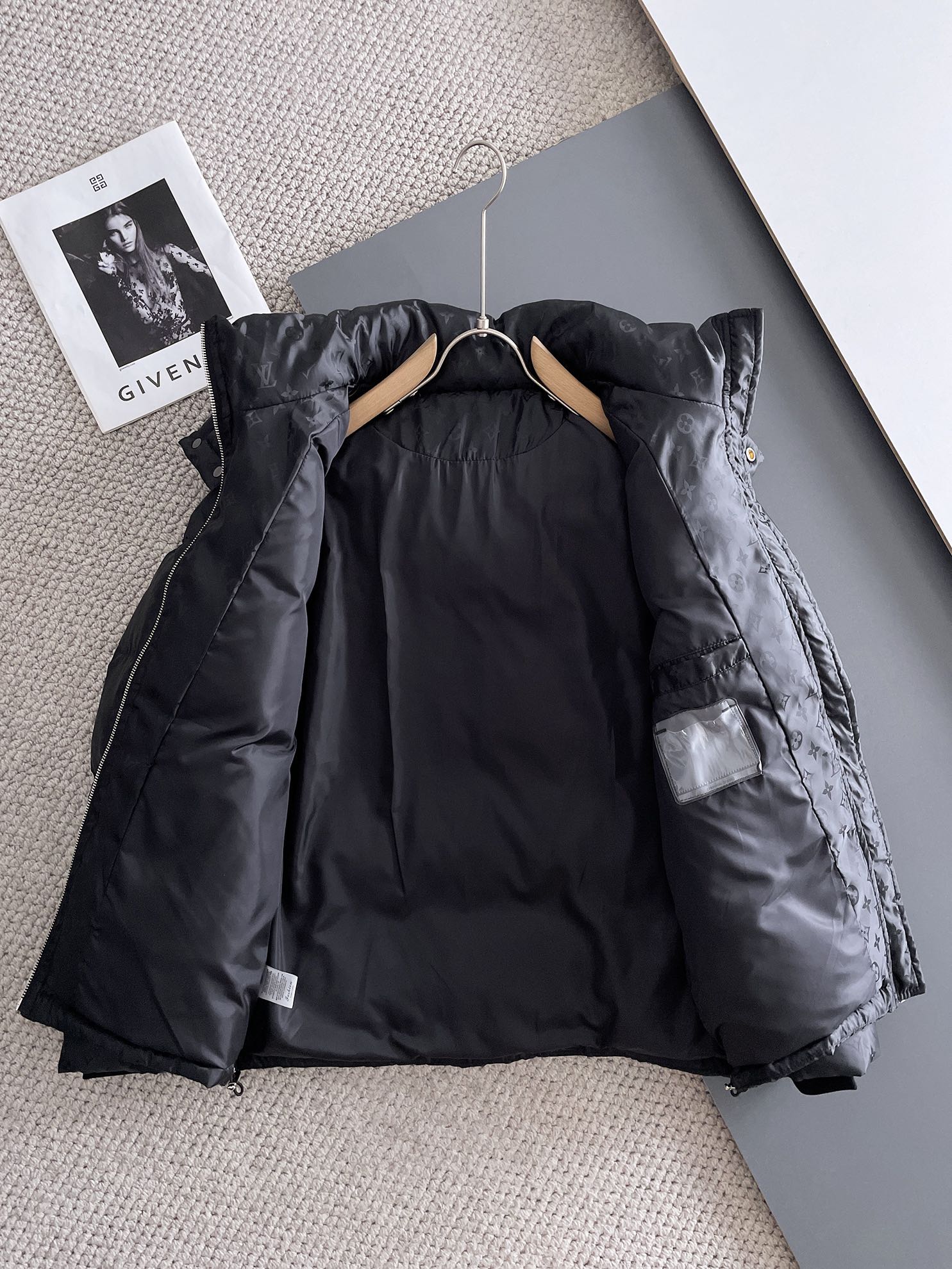 Louis Vuitton 2024 FW Down Jacket – Unisex Logo Edition, Size M–3XL