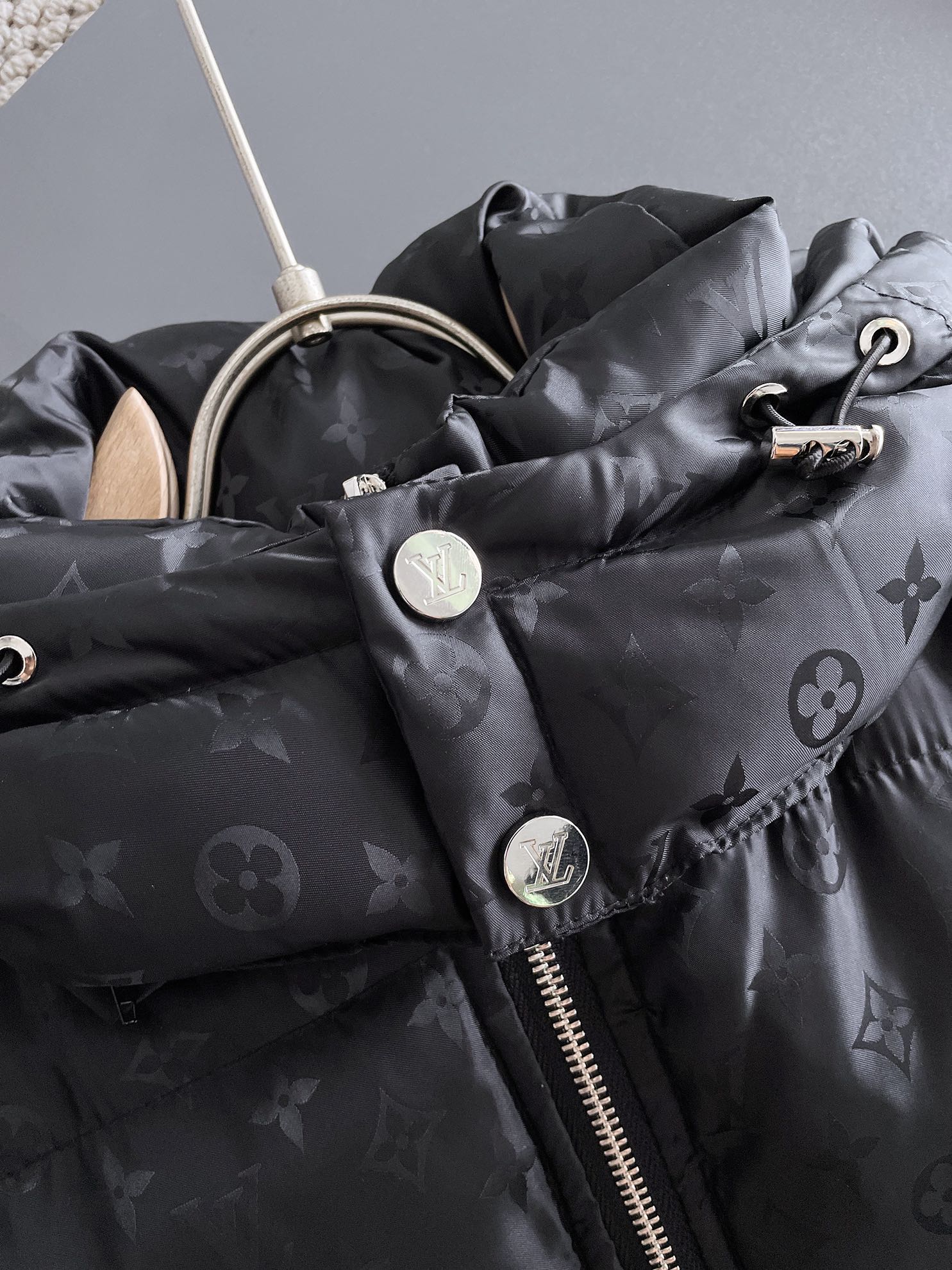 Louis Vuitton 2024 FW Down Jacket – Unisex Logo Edition, Size M–3XL
