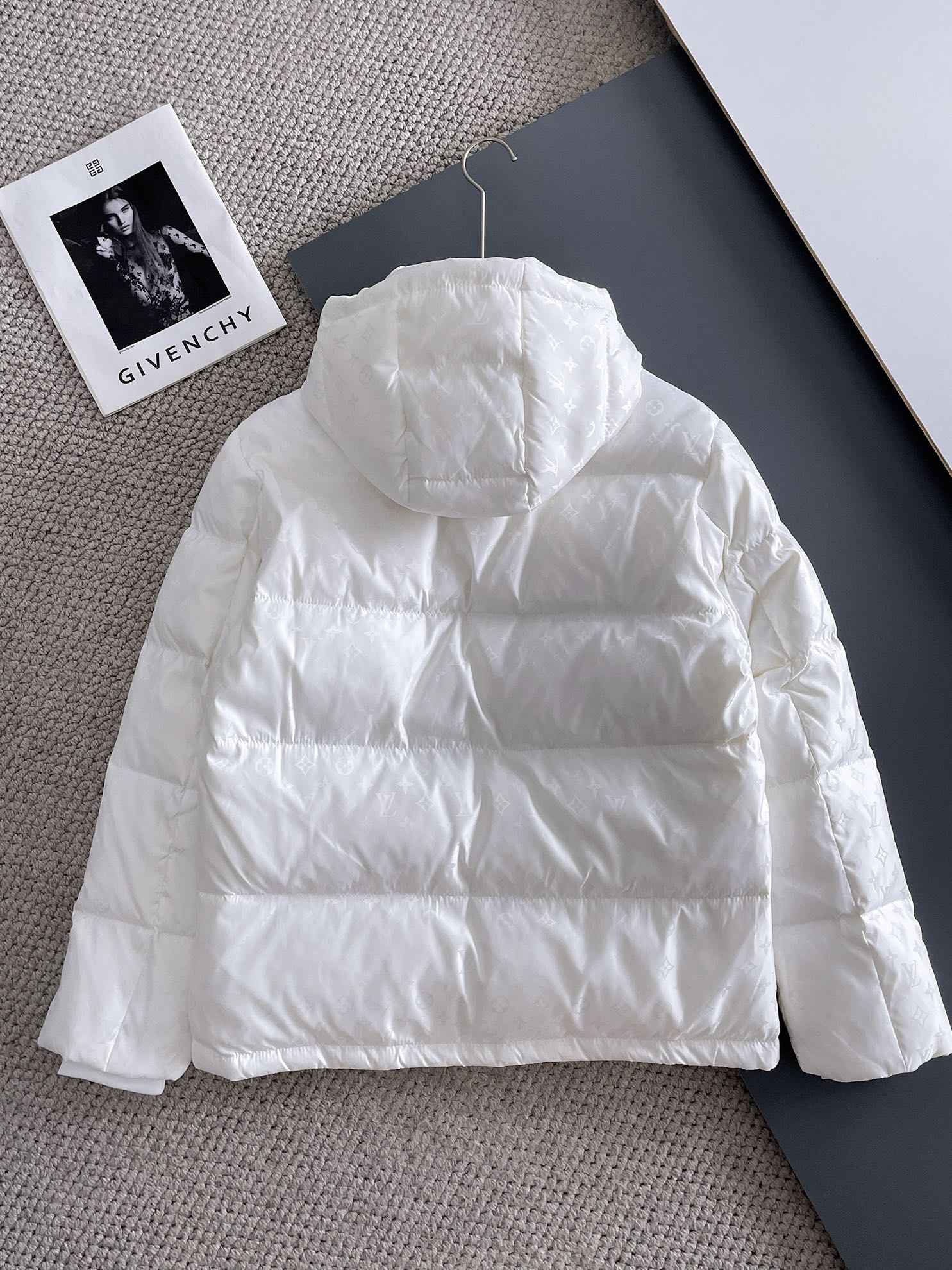 Louis Vuitton 2024 FW Down Jacket – Unisex Logo Edition, Size M–3XL