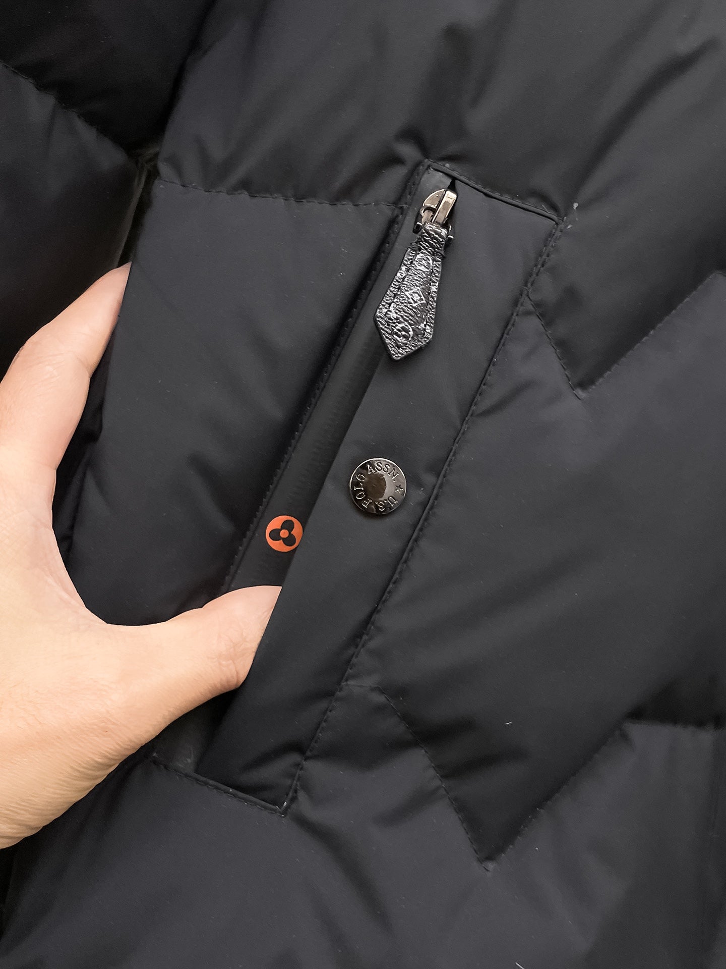 Louis Vuitton 2024 FW Down Jacket – Unisex Logo Edition, Size M–3XL