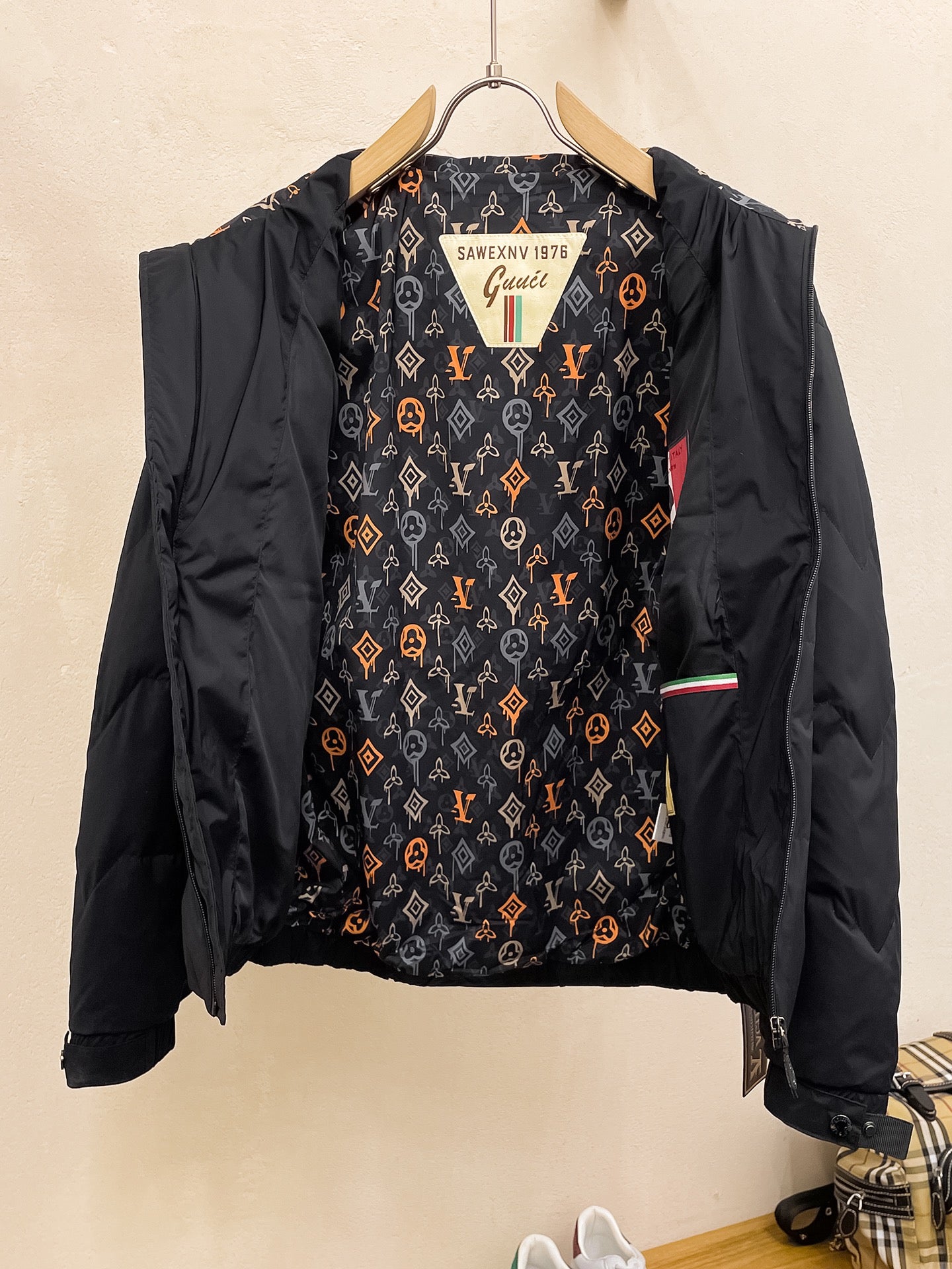 Louis Vuitton 2024 FW Down Jacket – Unisex Logo Edition, Size M–3XL