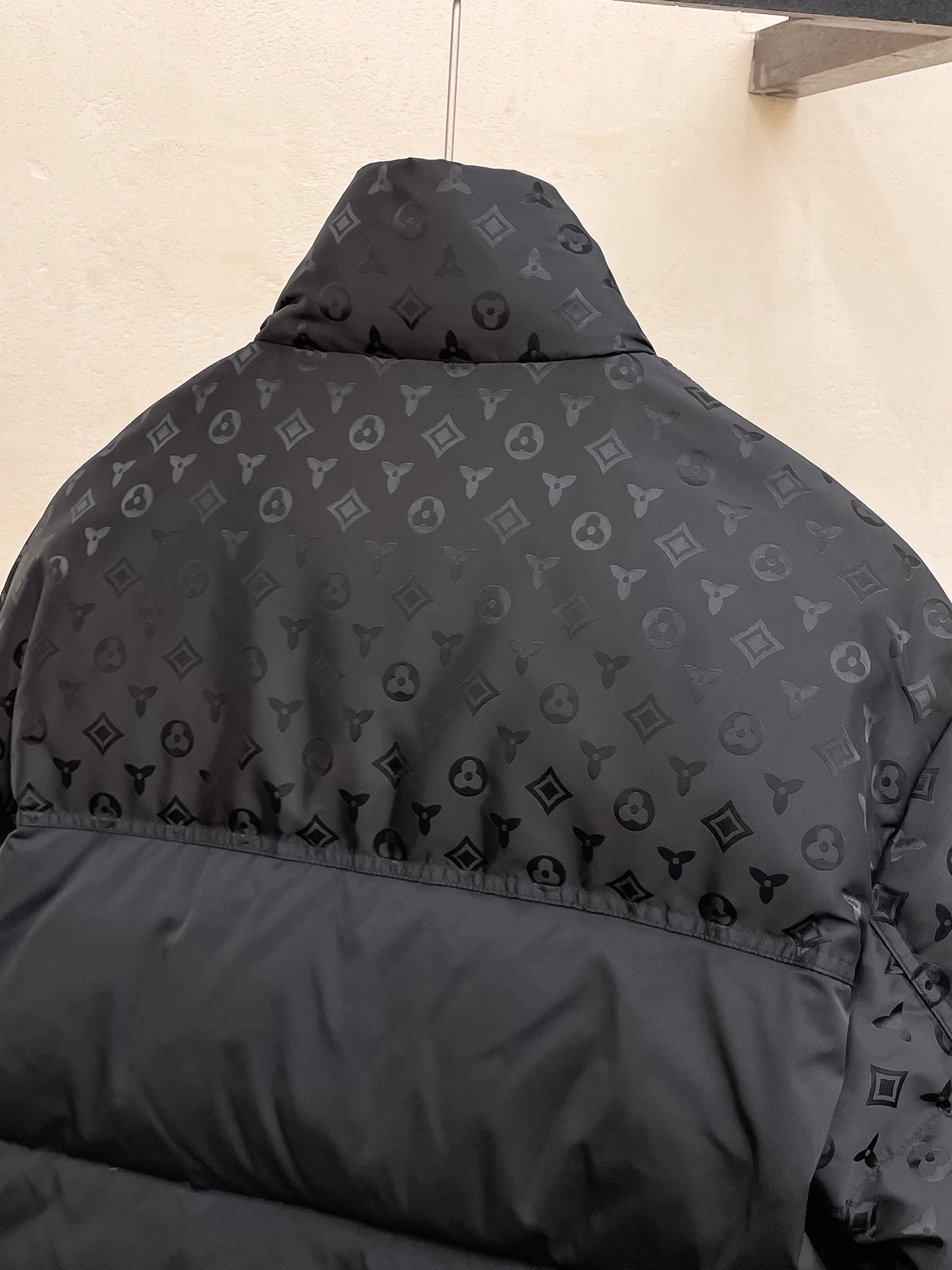 Louis Vuitton 2024 FW Down Jacket – Unisex Logo Edition, Size M–3XL