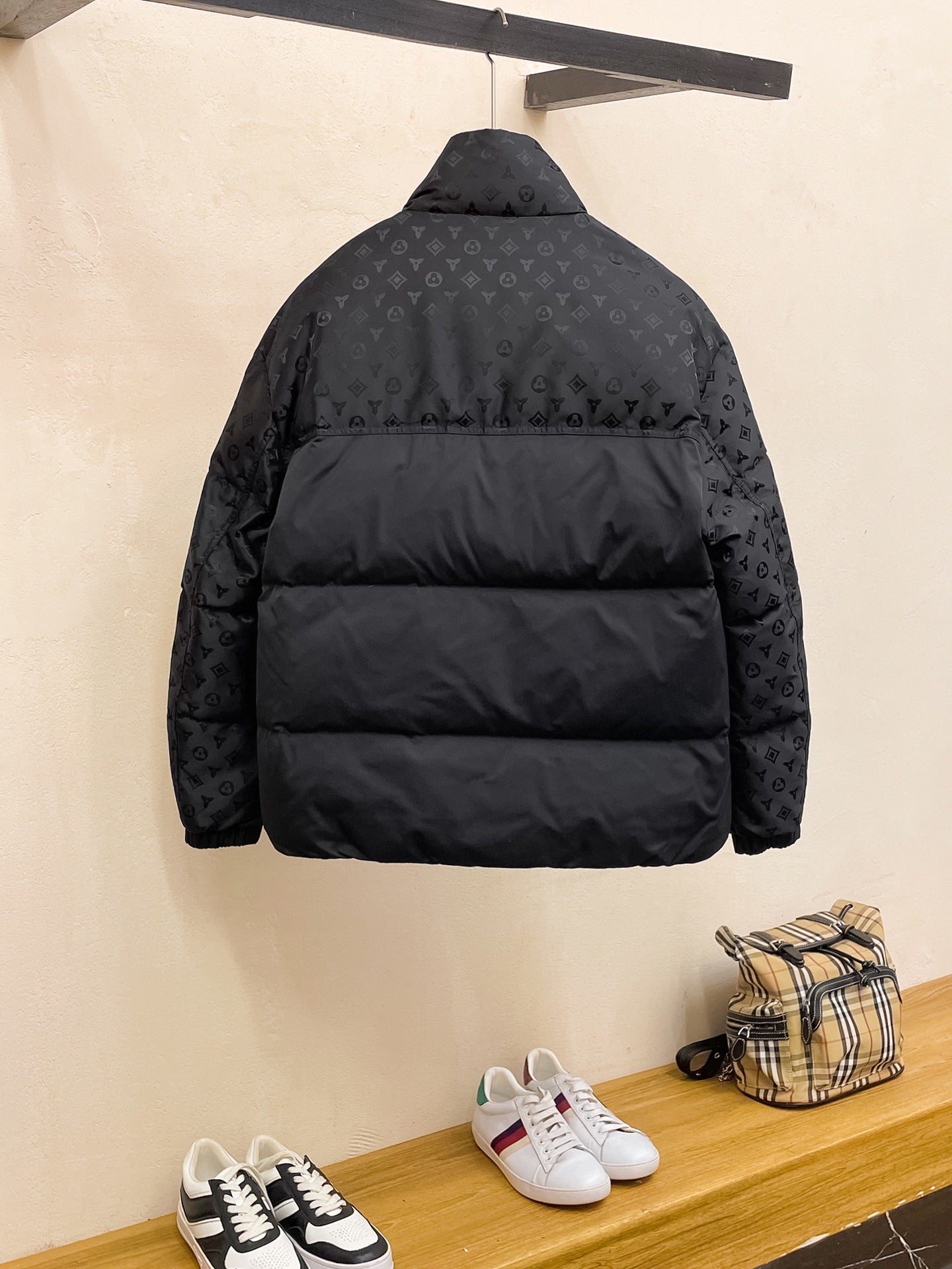 Louis Vuitton 2024 FW Down Jacket – Unisex Logo Edition, Size M–3XL