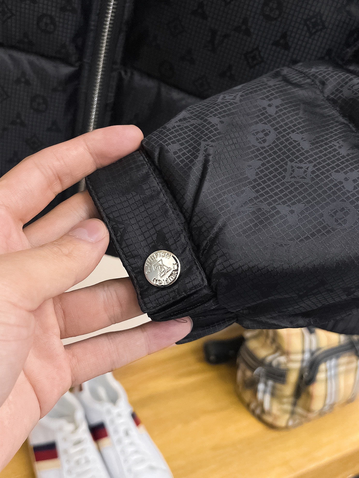 Louis Vuitton 2024 FW Down Jacket – Unisex Logo Edition, Size M–3XL