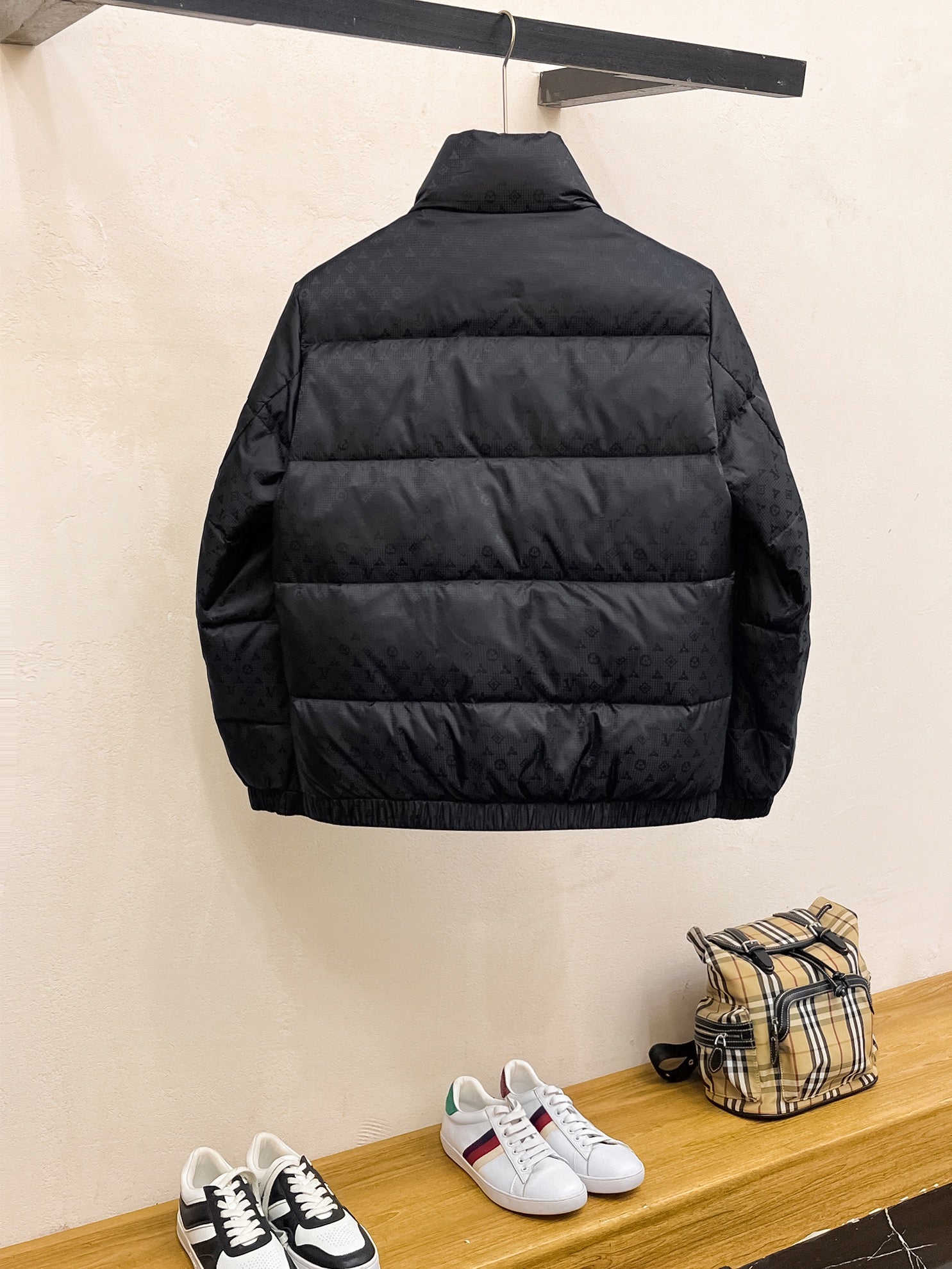Louis Vuitton 2024 FW Down Jacket – Unisex Logo Edition, Size M–3XL