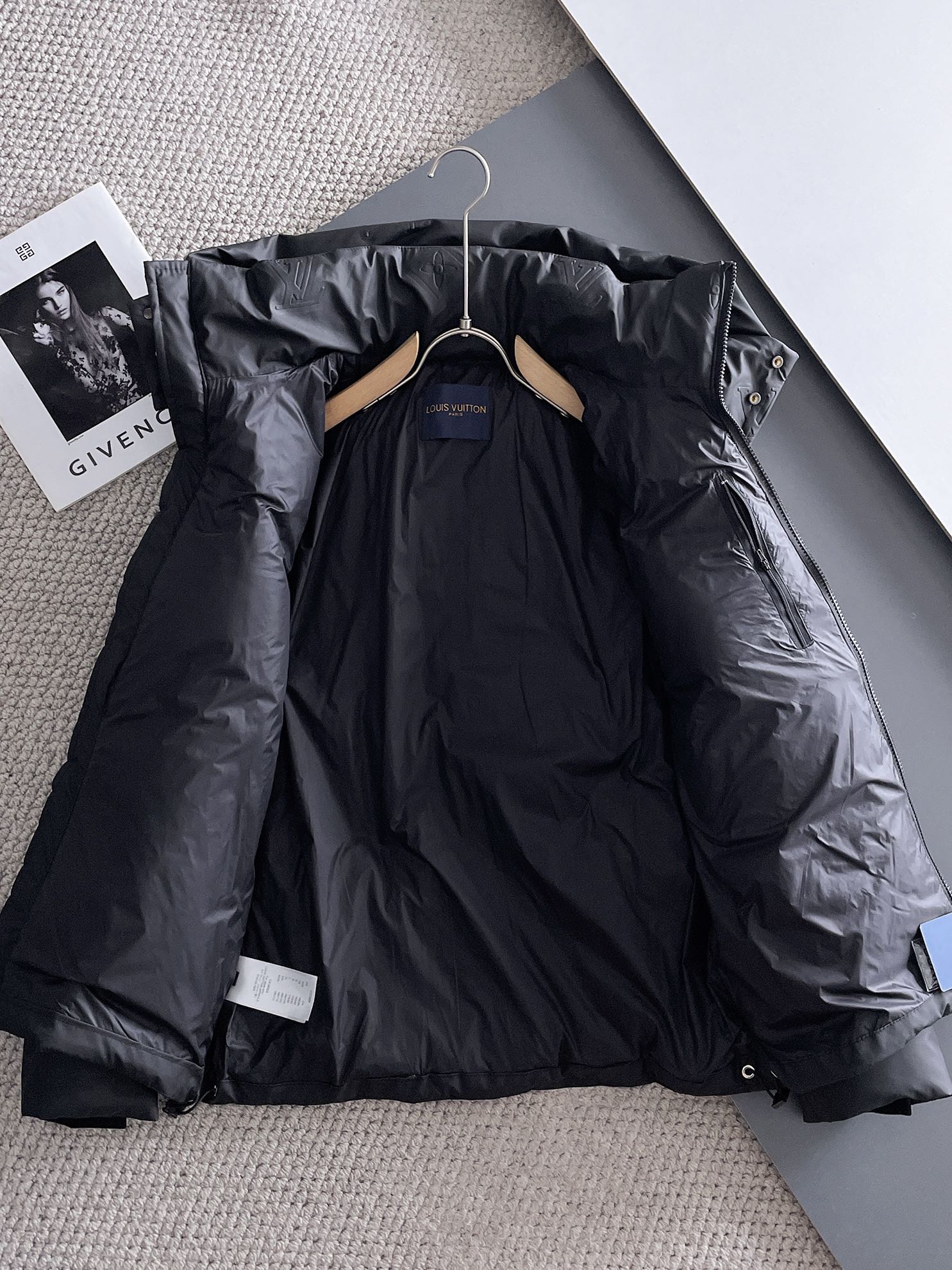 Louis Vuitton 2024 FW Down Jacket – Unisex Logo Edition, Size M–3XL