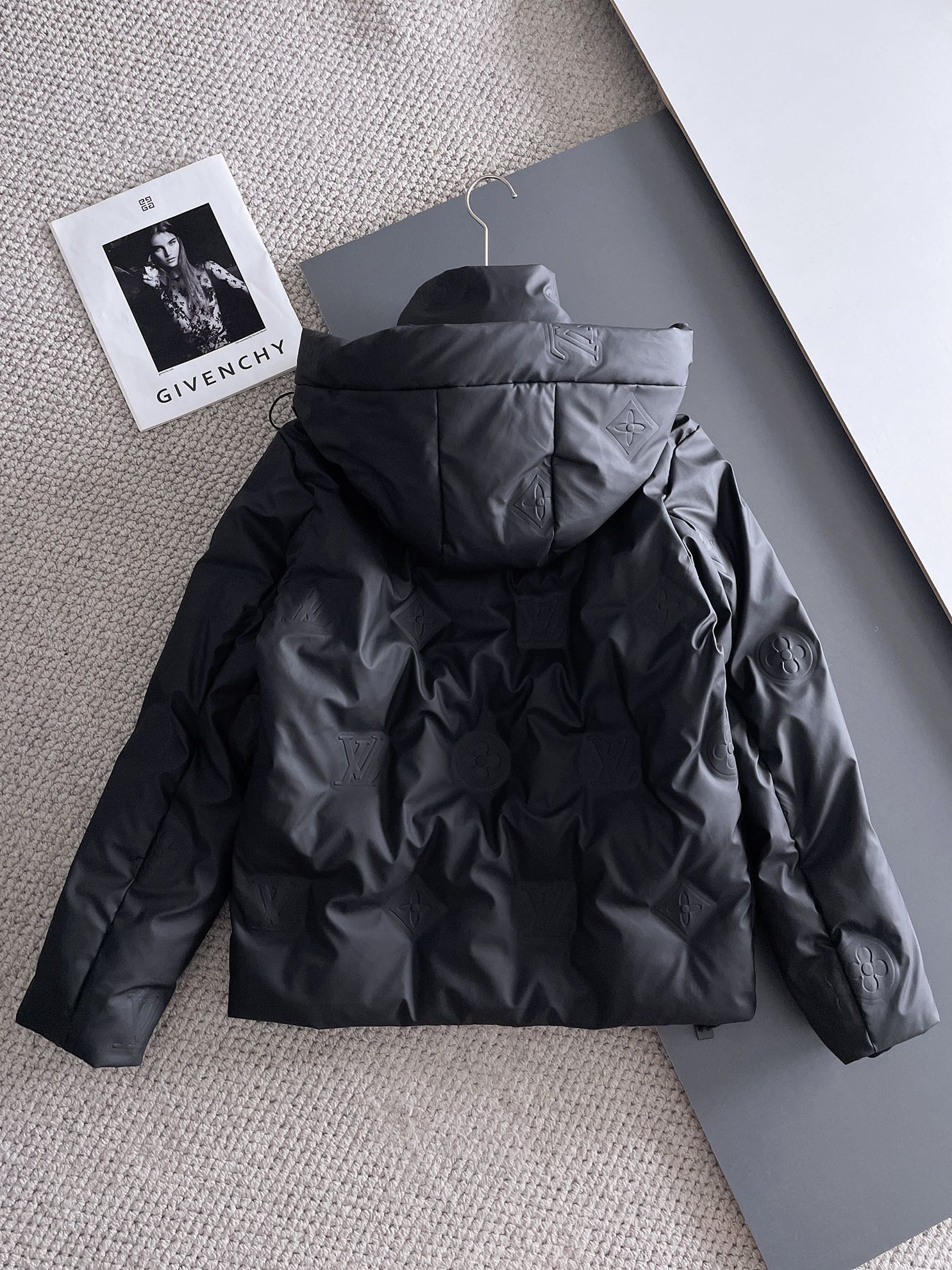 Louis Vuitton 2024 FW Down Jacket – Unisex Logo Edition, Size M–3XL
