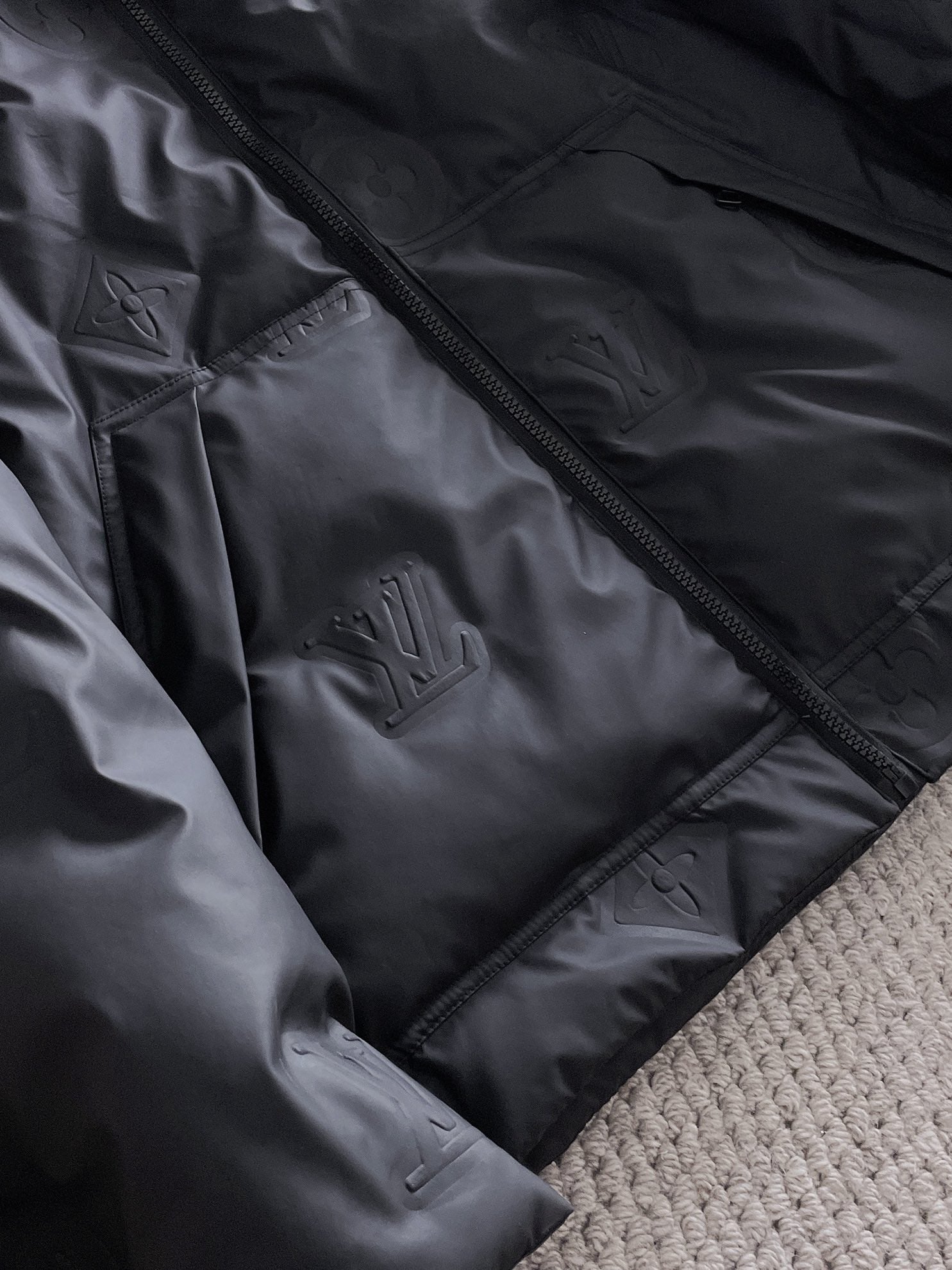 Louis Vuitton 2024 FW Down Jacket – Unisex Logo Edition, Size M–3XL