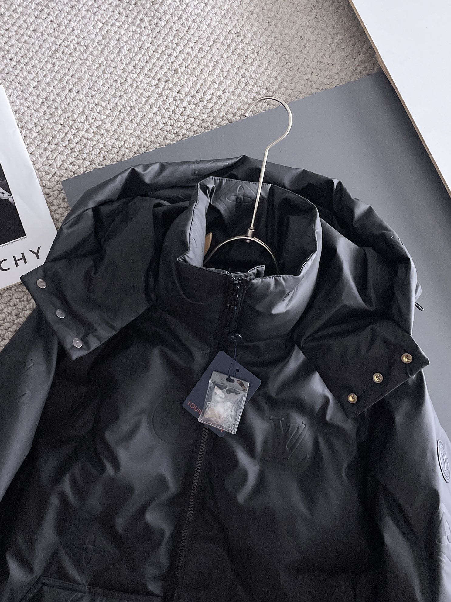 Louis Vuitton 2024 FW Down Jacket – Unisex Logo Edition, Size M–3XL