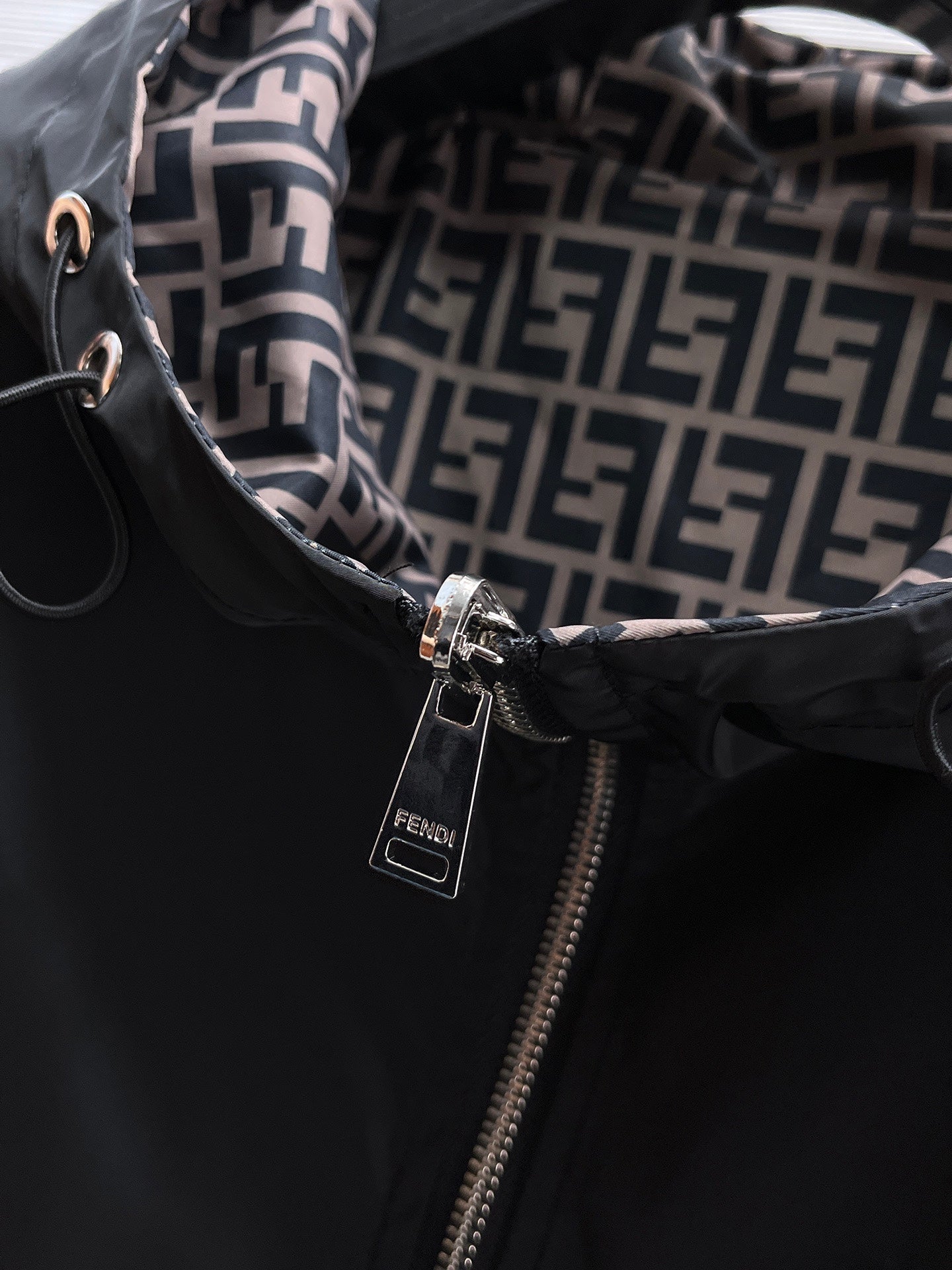 FENDI 2024 Fall Runway Jacket – Premium Memory Fabric (M–XXXL)
