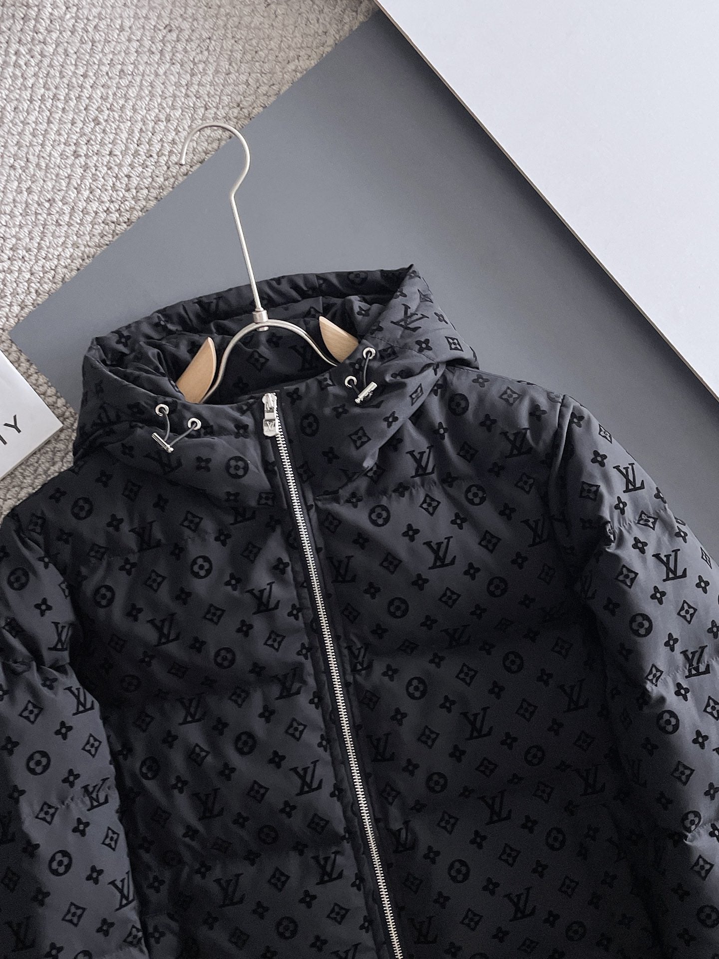 Louis Vuitton 2024 FW Down Jacket – Unisex Logo Edition, Size M–3X