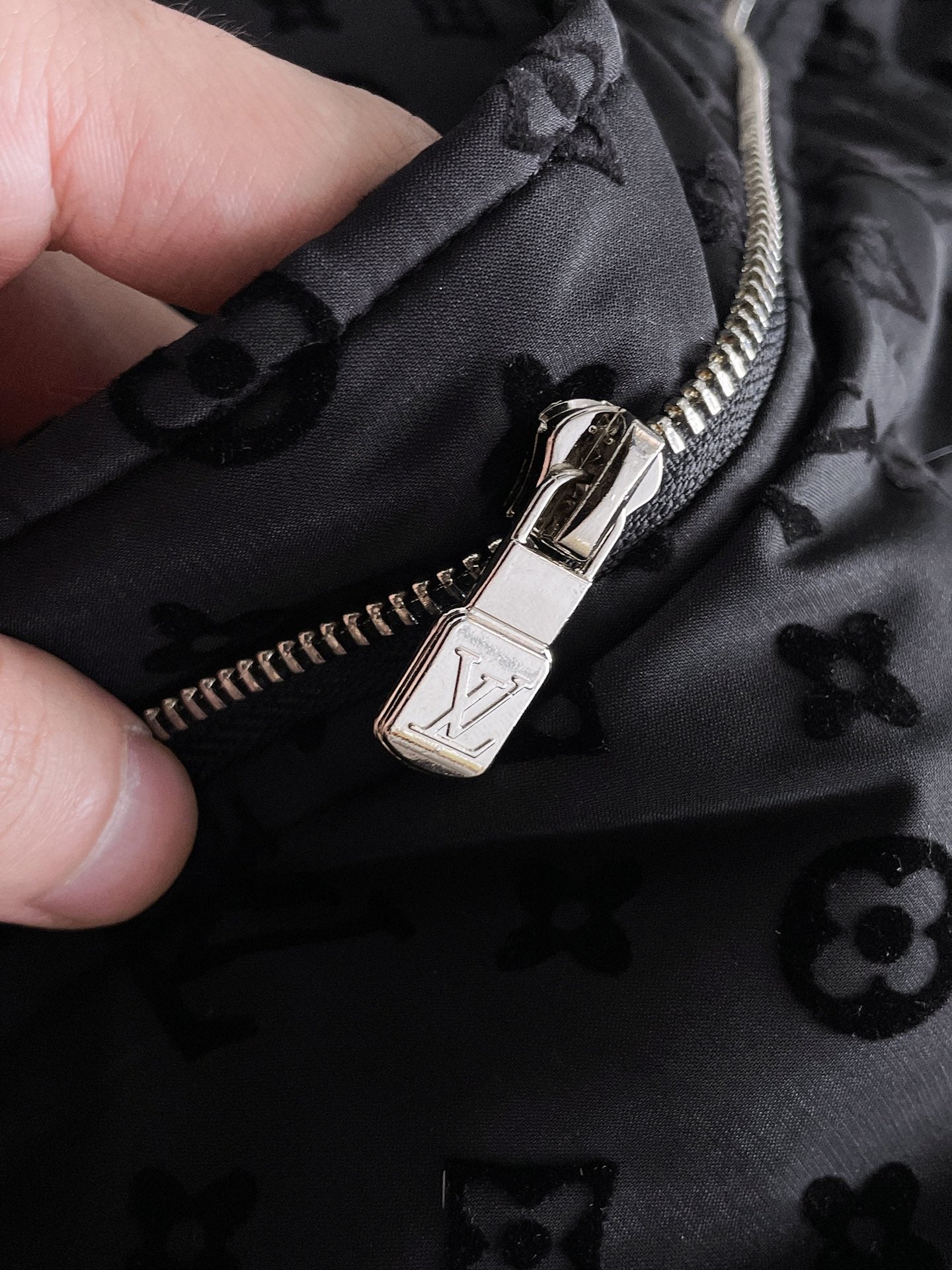 Louis Vuitton 2024 FW Down Jacket – Unisex Logo Edition, Size M–3X