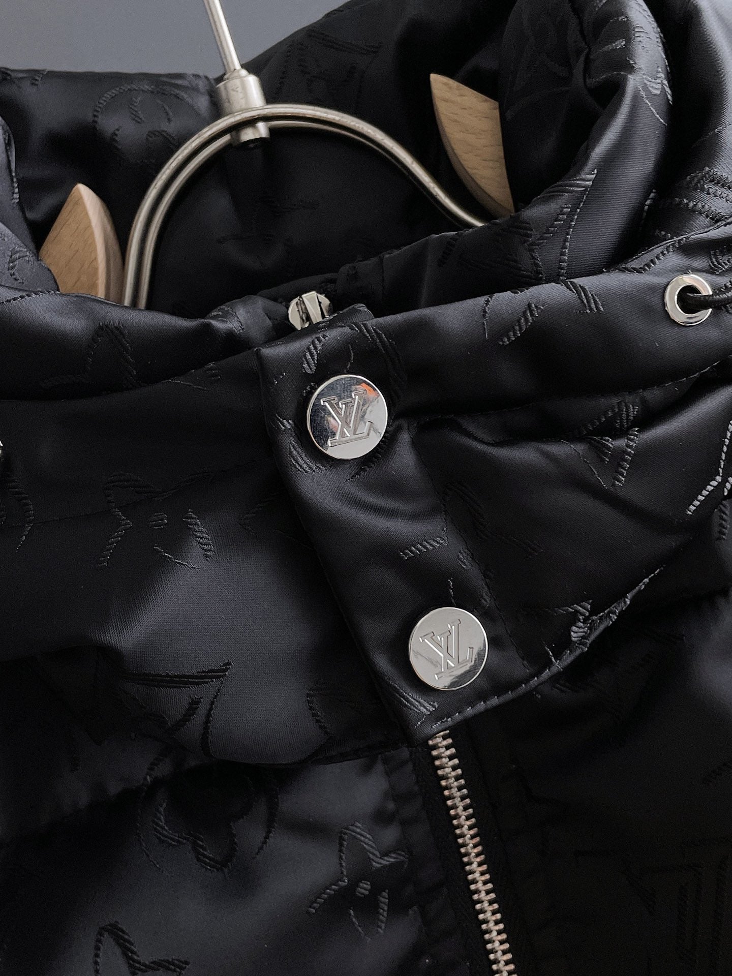 Louis Vuitton 2024 FW Down Jacket – Unisex Logo Edition, Size M–3X