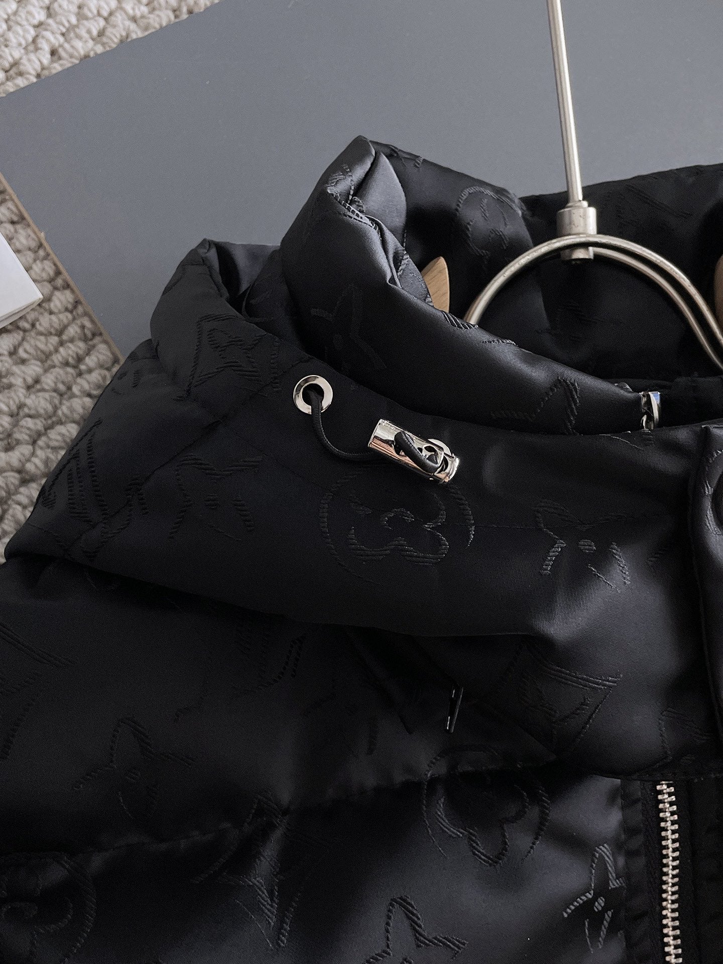 Louis Vuitton 2024 FW Down Jacket – Unisex Logo Edition, Size M–3X