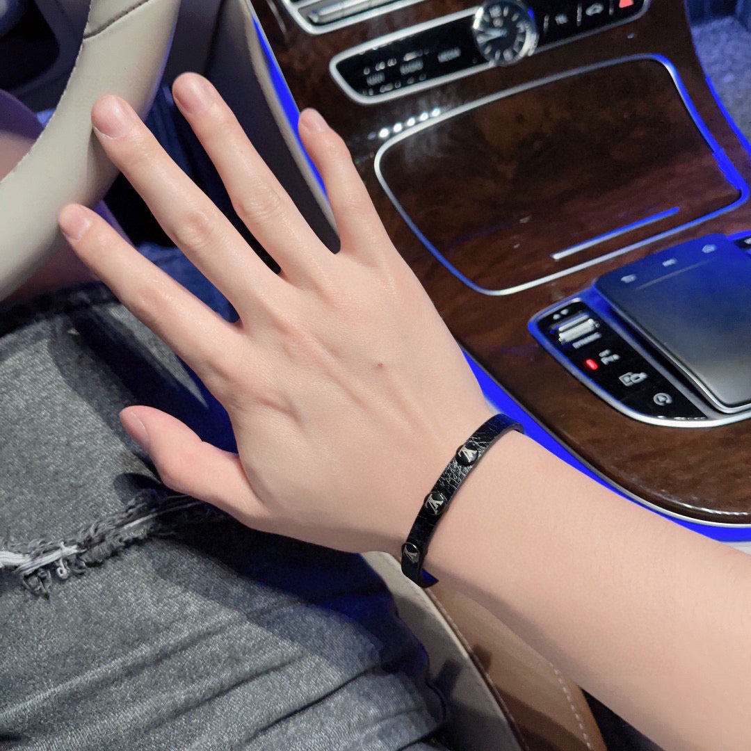 Louis Vuitton Luxury Bracelet | Iconic Elegance & Boutique-Grade Quality