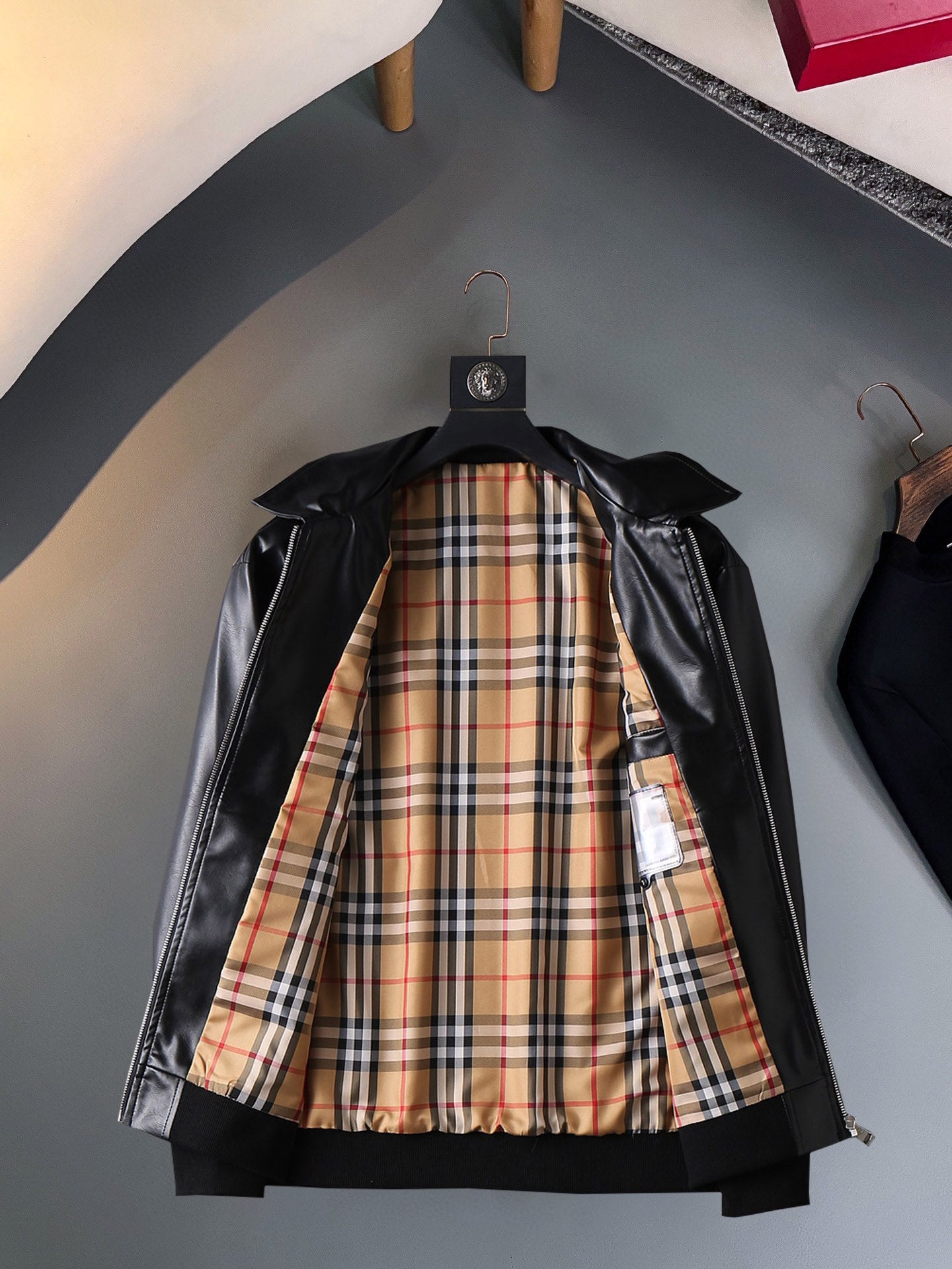 Burberry 2024 Fall Men’s Leather Jacket | Official Release Edition (M–3XL)