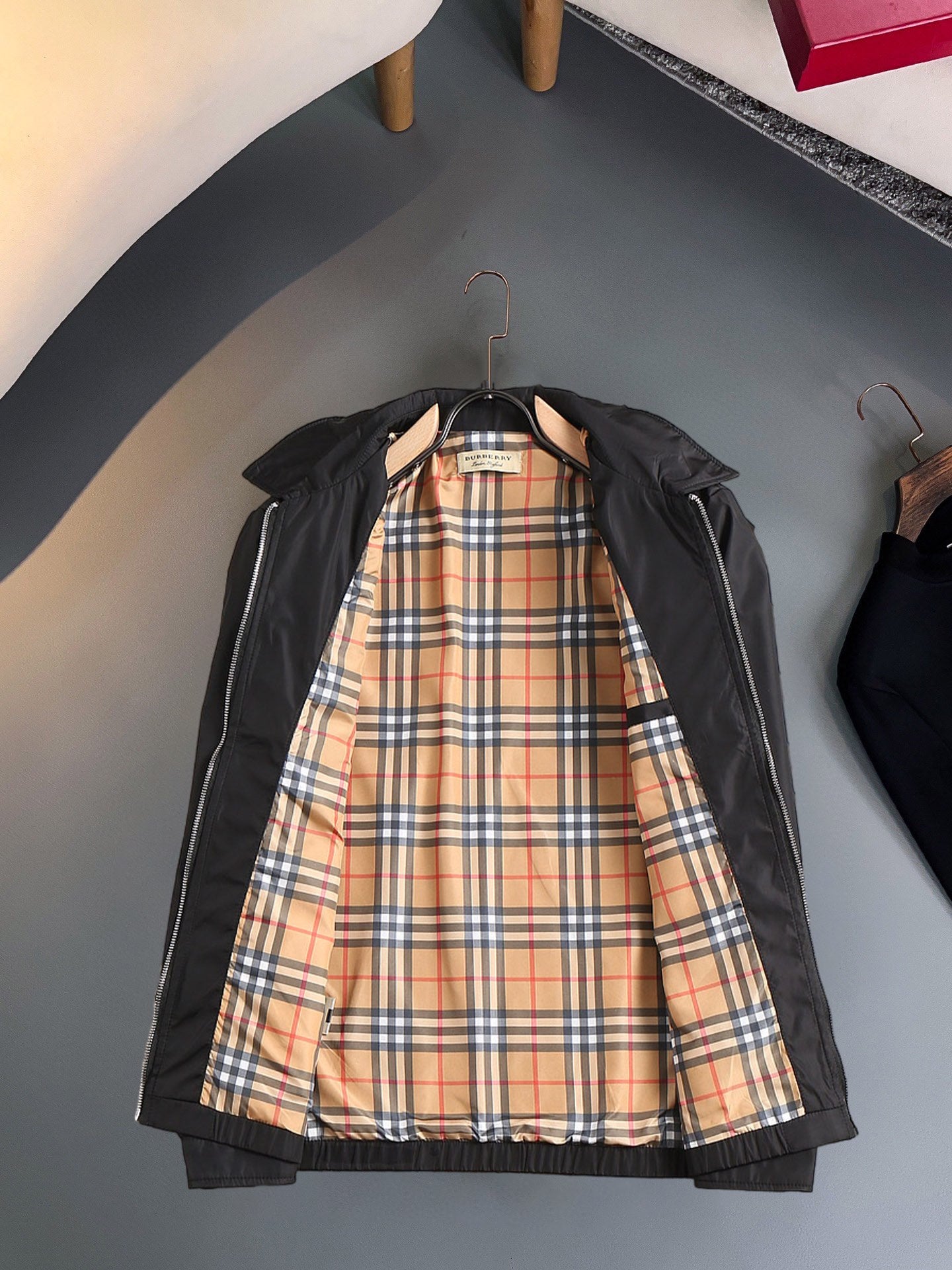 Burberry 2024 Autumn Jacket | Official Store Edition (M–3XL)  📖 Product Description