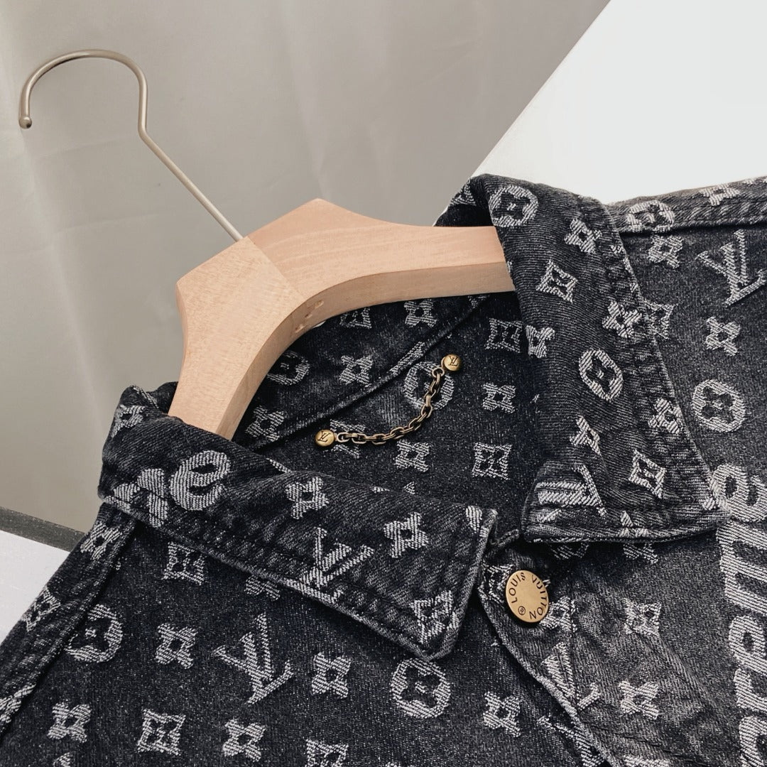Louis Vuitton x Supreme Monogram Washed Denim Jacket – Unisex Classic Collaboration