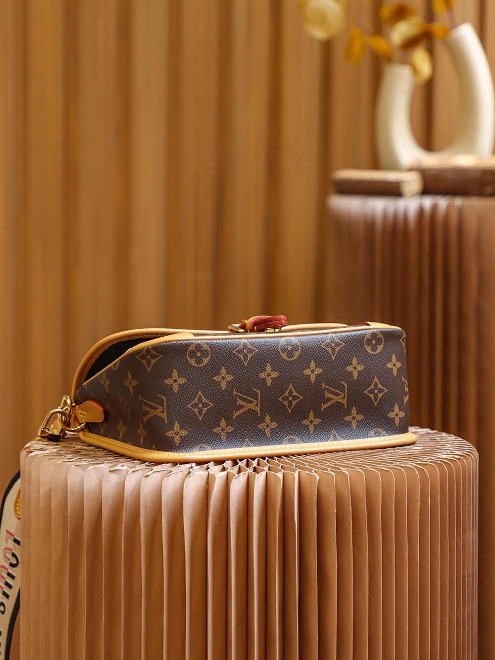 Louis Vuitton women's bags 28