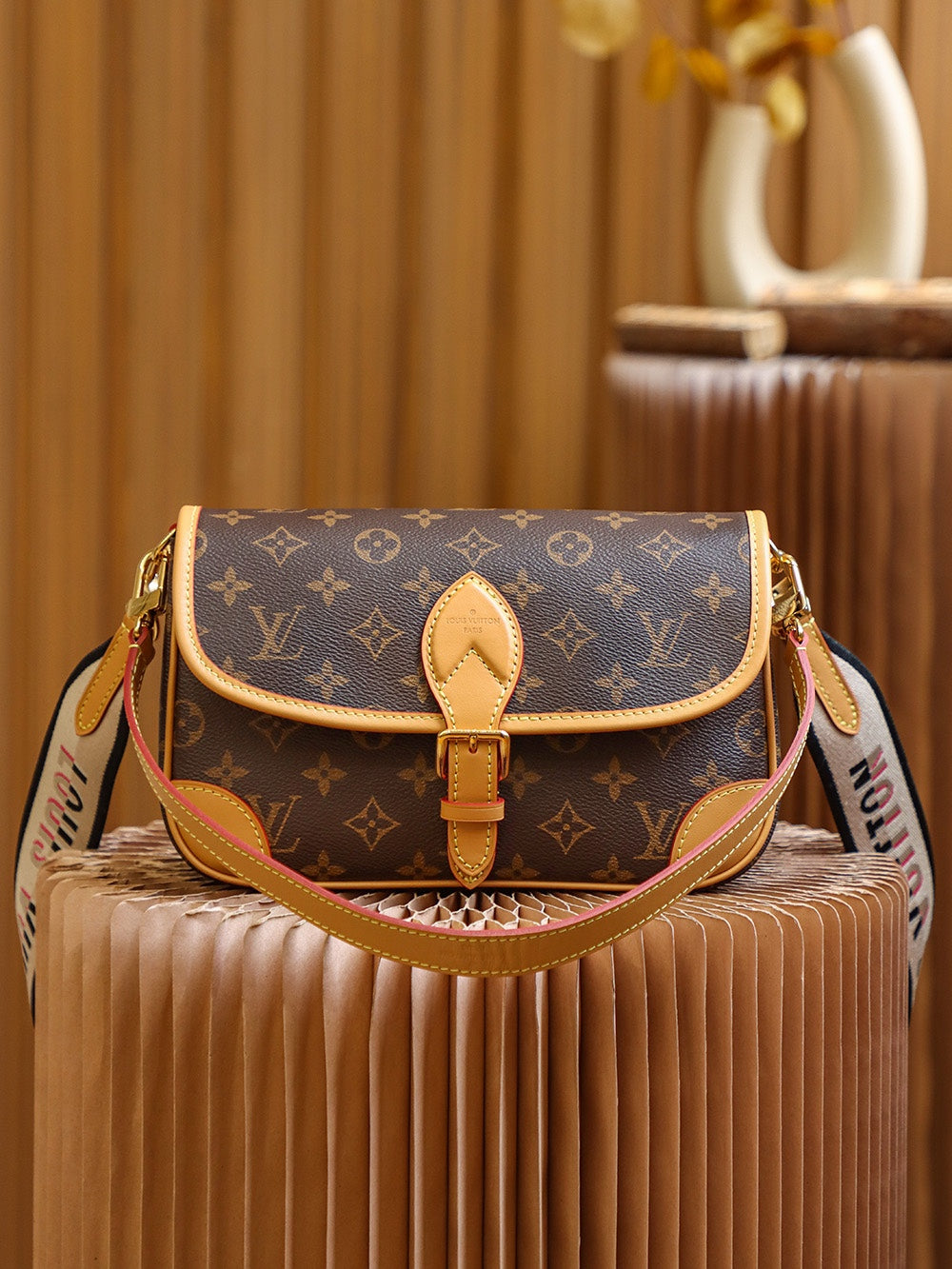 Louis Vuitton women's bags 28
