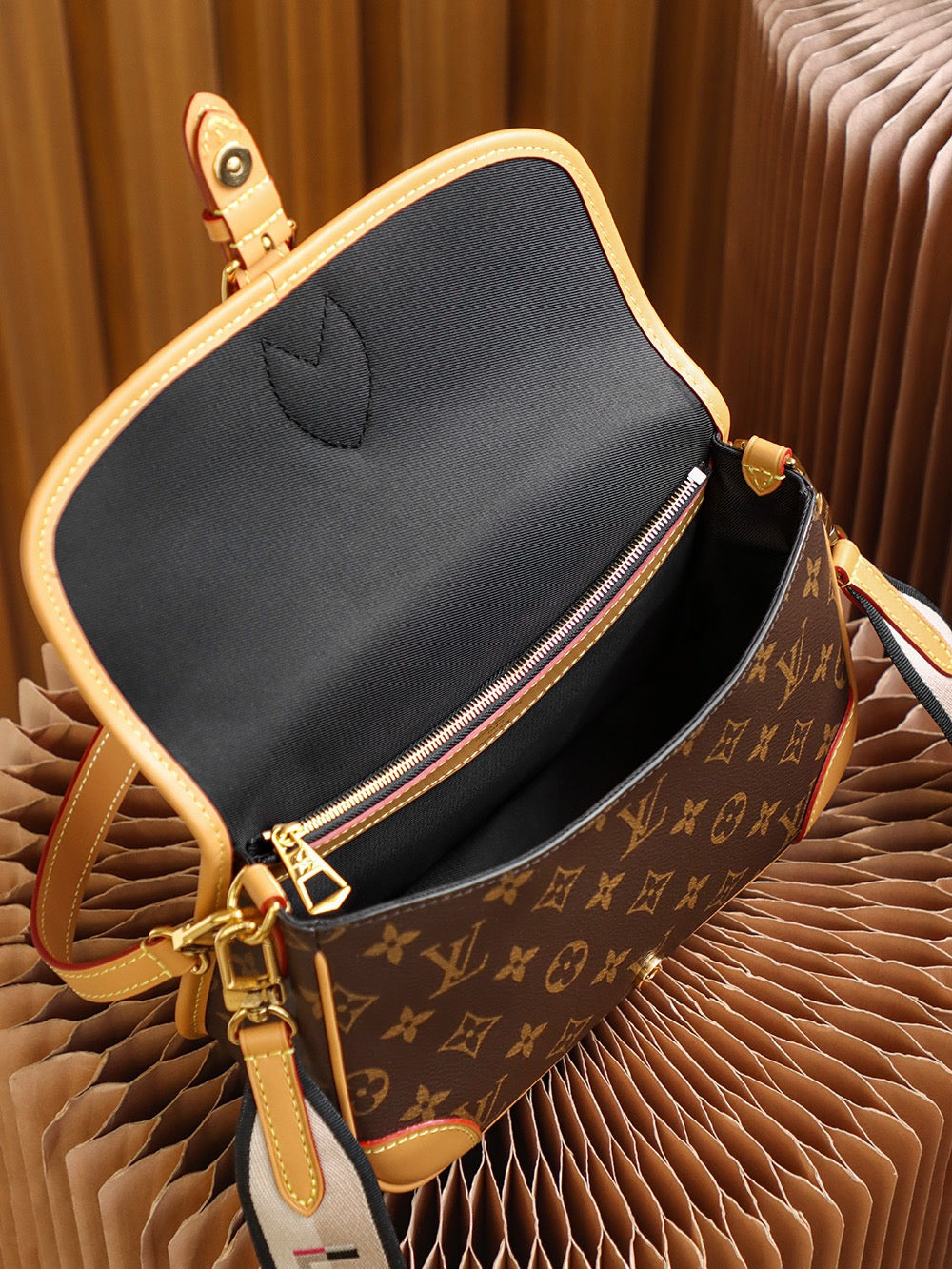 Louis Vuitton women's bags 28