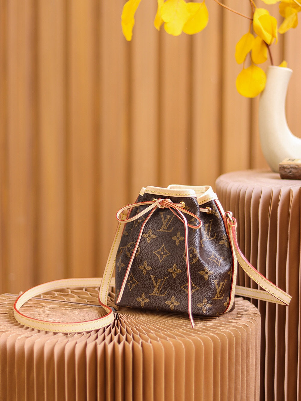 Louis Vuitton women's bags 32