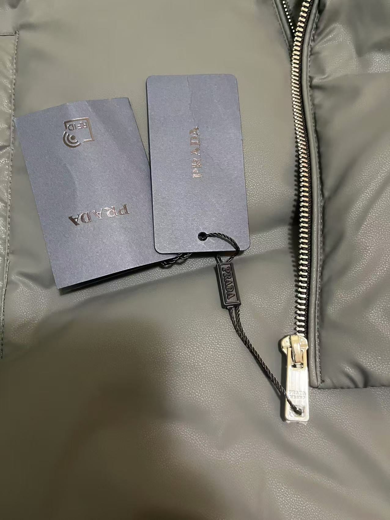 PRADA 0078 Premium Short Puffer Jacket｜90% White Goose Down