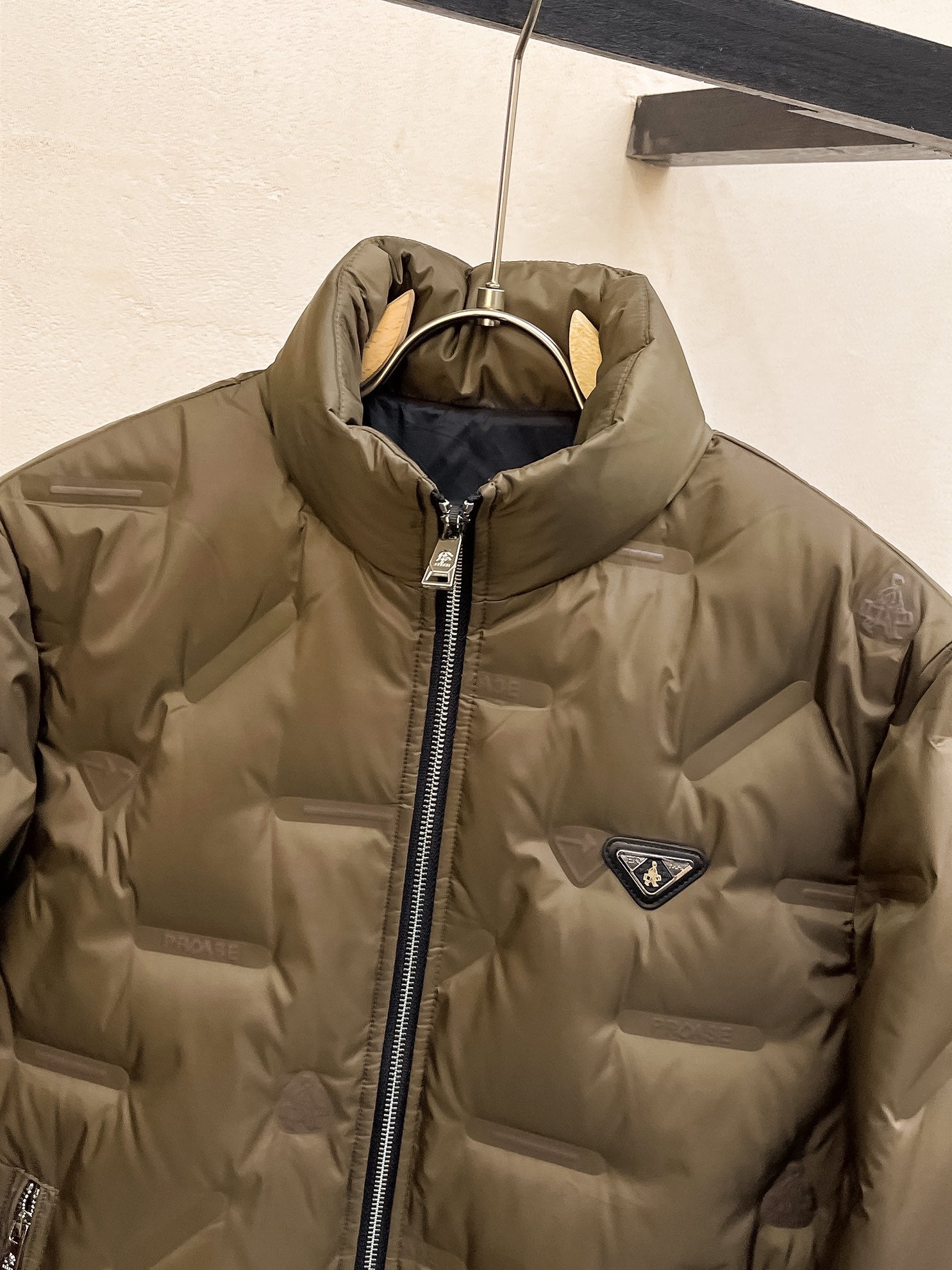PRADA 2024 FW Logo Down Jacket｜Unisex