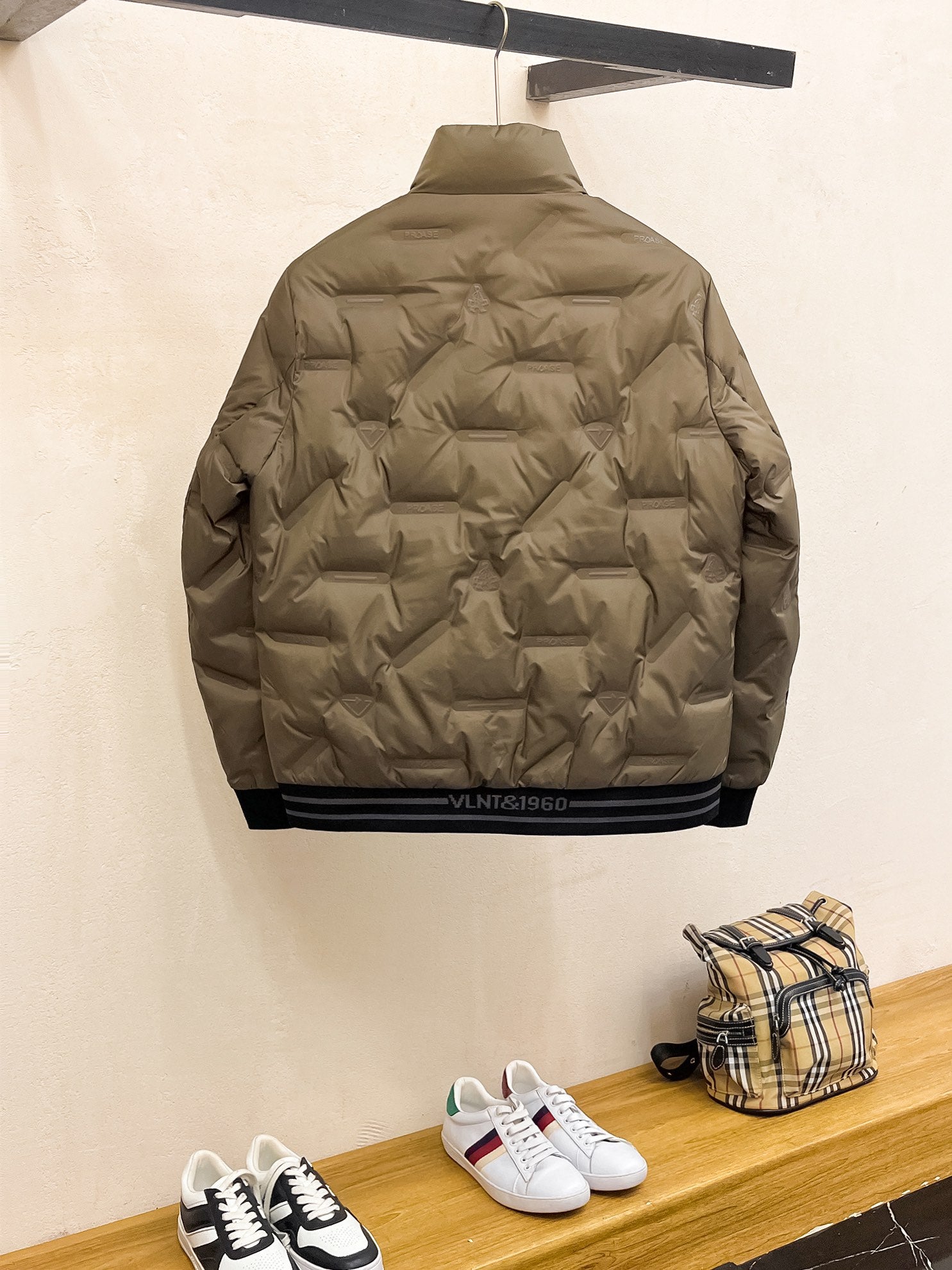 PRADA 2024 FW Logo Down Jacket｜Unisex