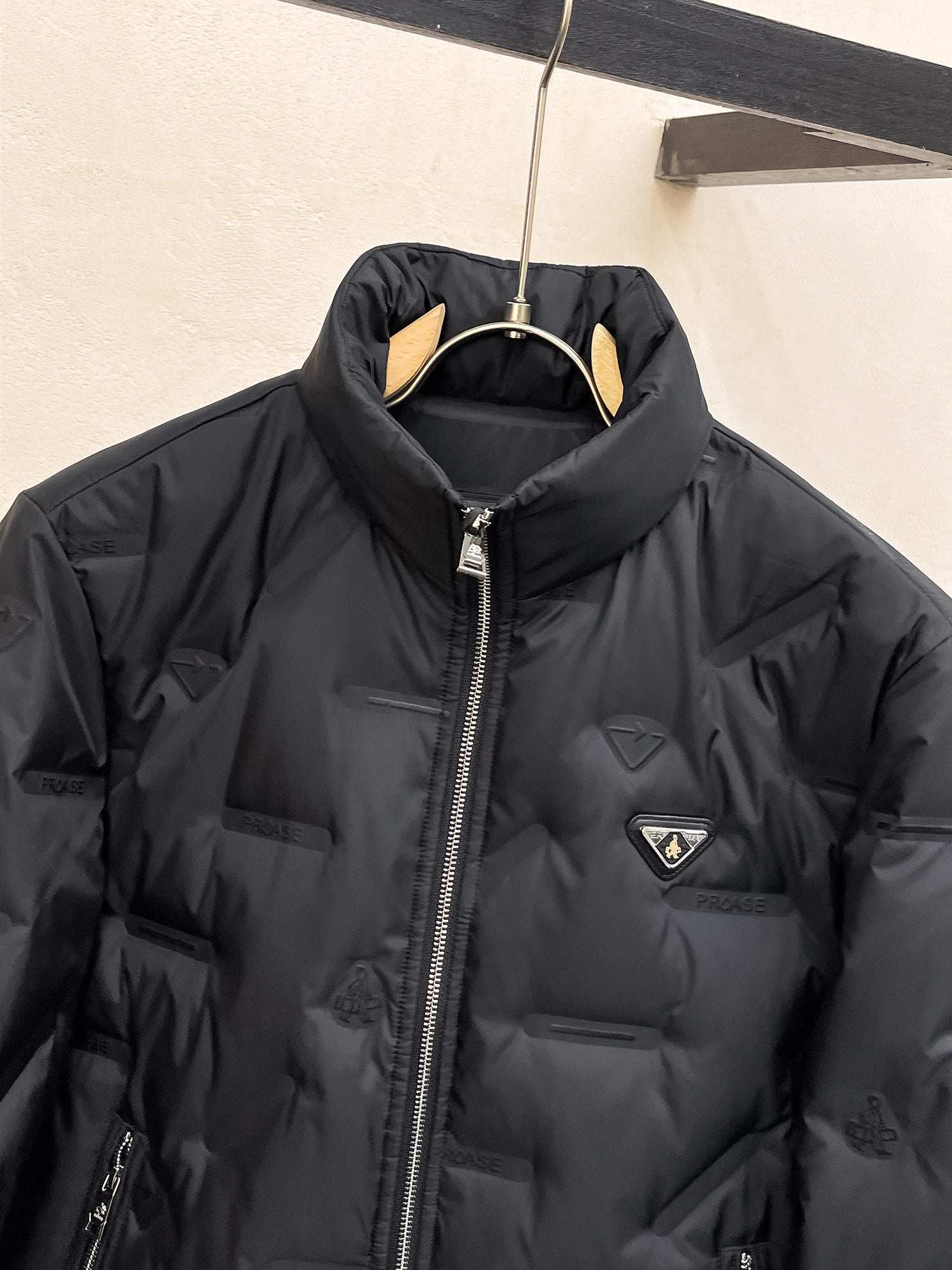 PRADA 2024 FW Logo Down Jacket｜Unisex