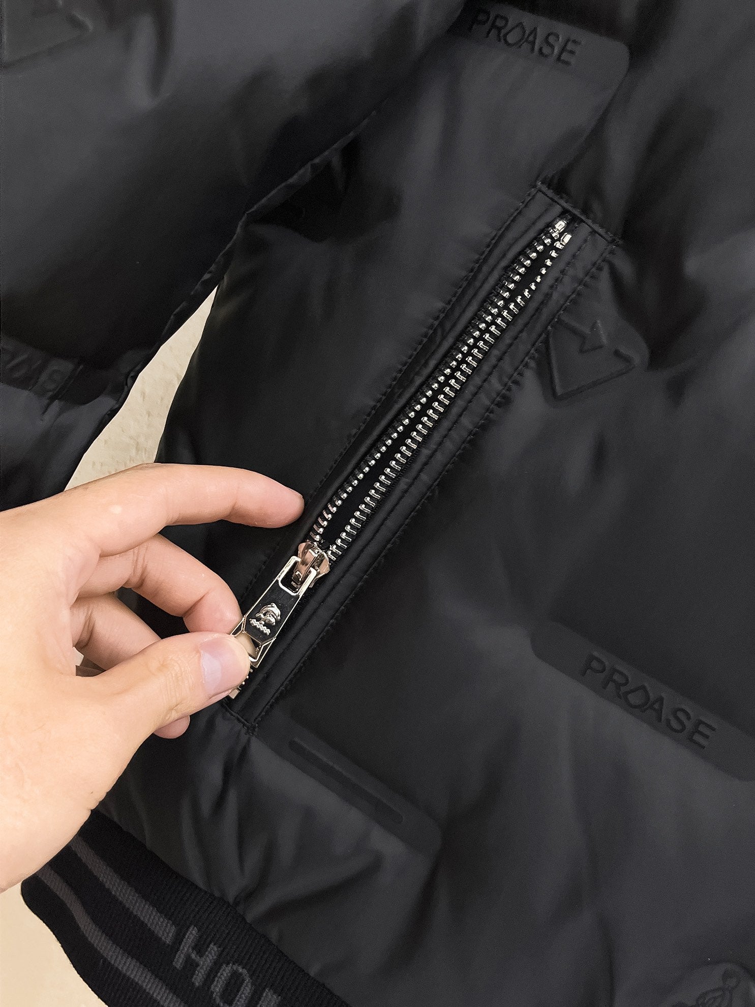 PRADA 2024 FW Logo Down Jacket｜Unisex