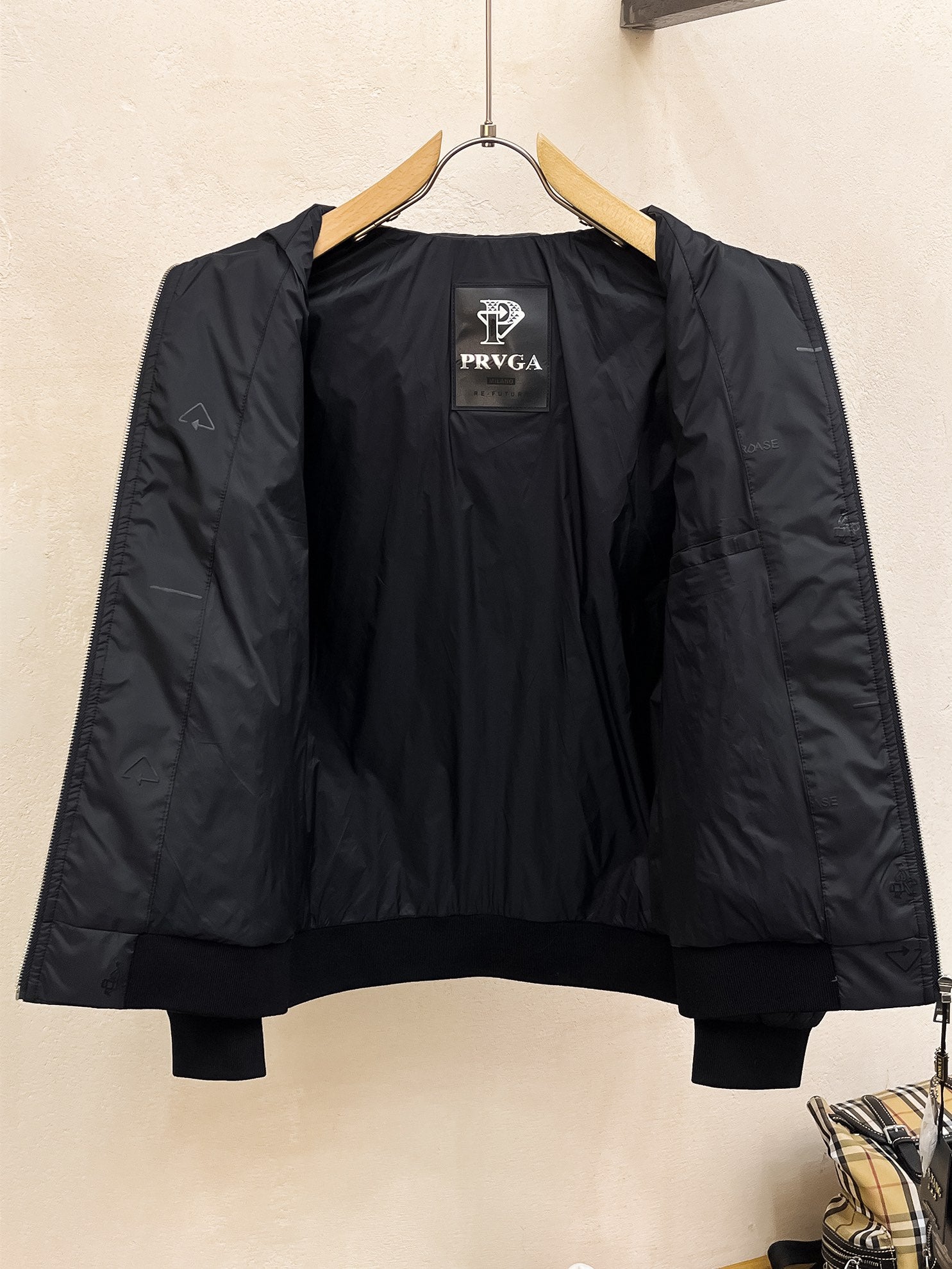 PRADA 2024 FW Logo Down Jacket｜Unisex