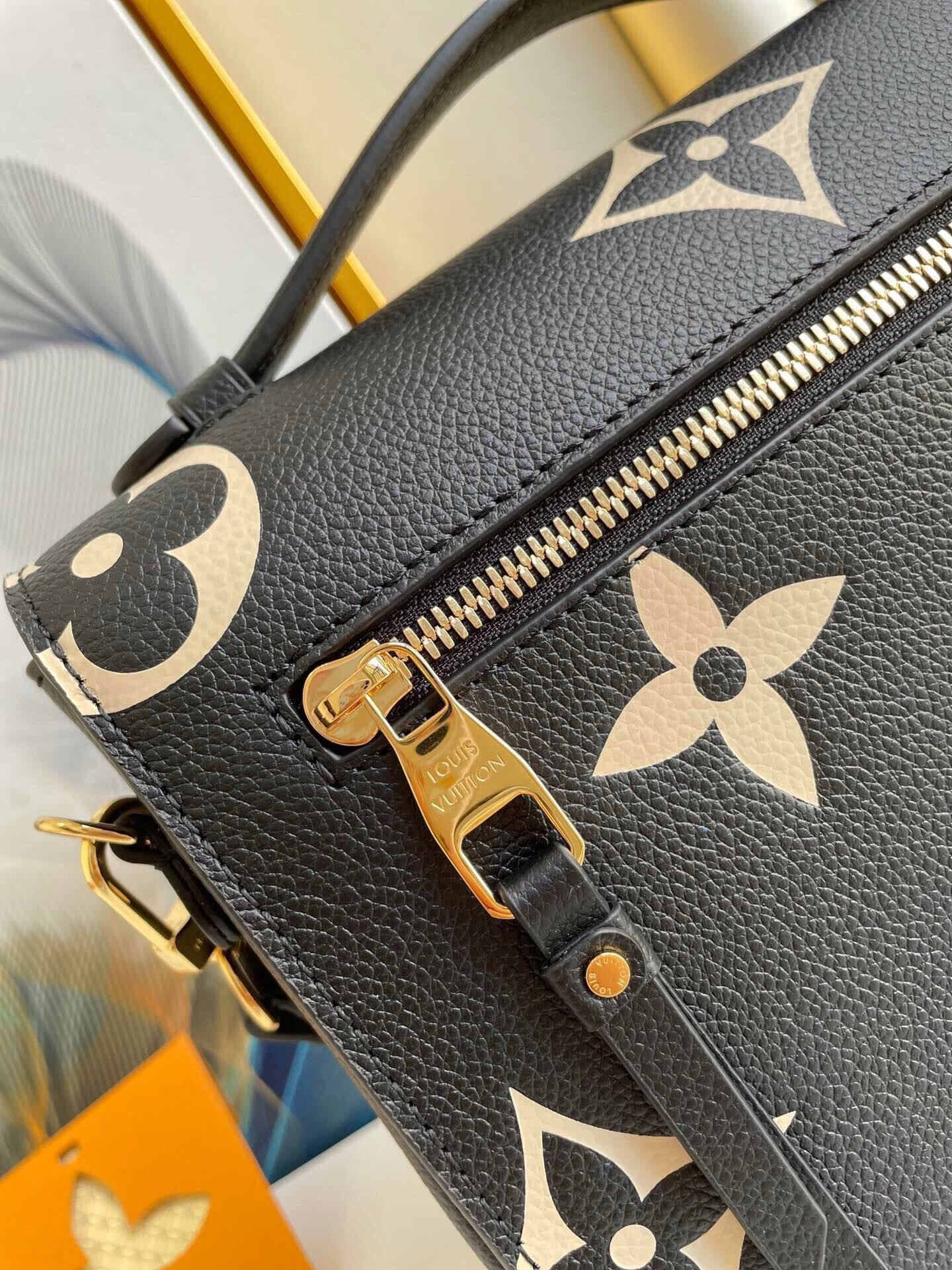 Louis Vuitton women's bags 77