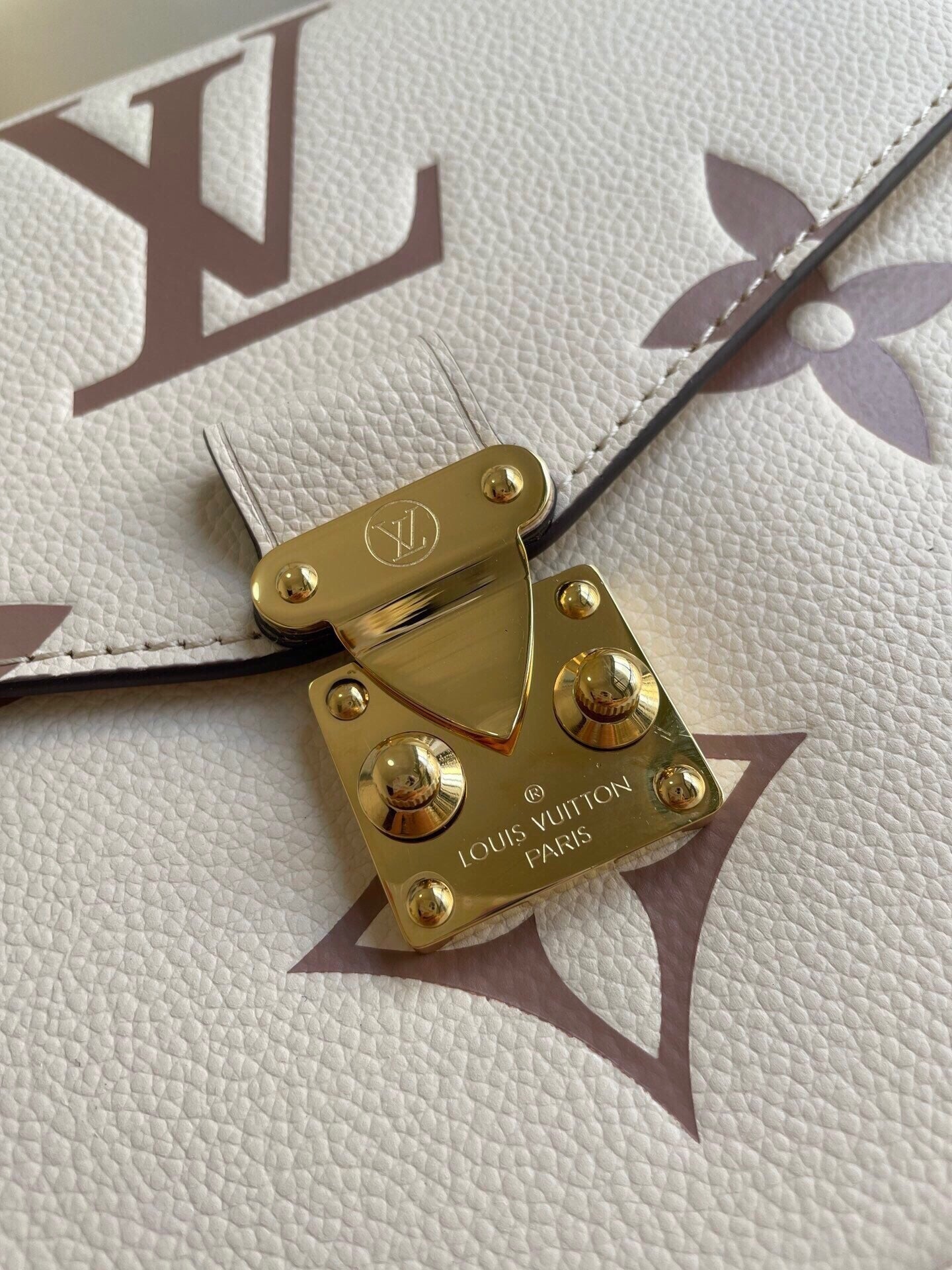 Louis Vuitton women's bags 78