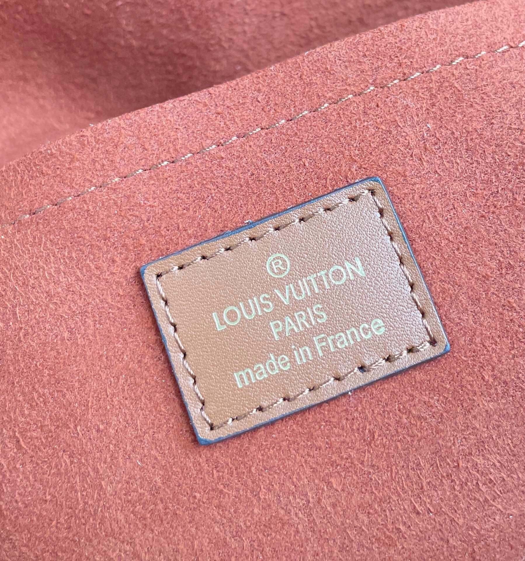 Louis Vuitton women's bags 80