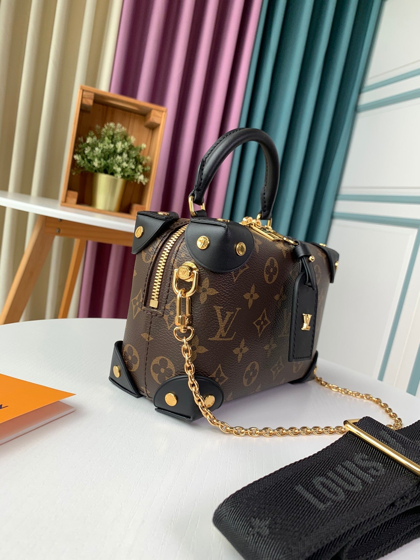 Louis Vuitton women's bags 90