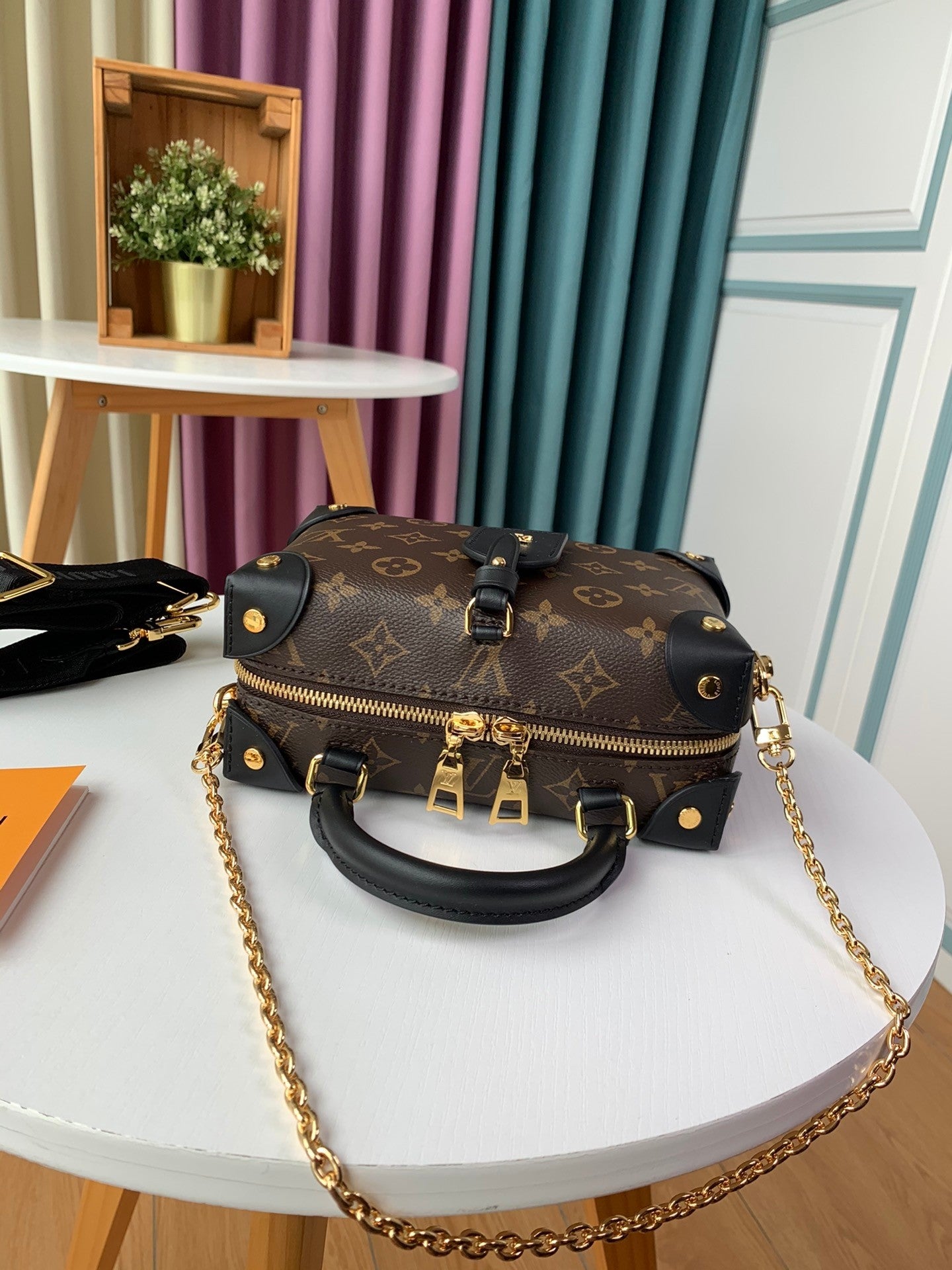 Louis Vuitton women's bags 90