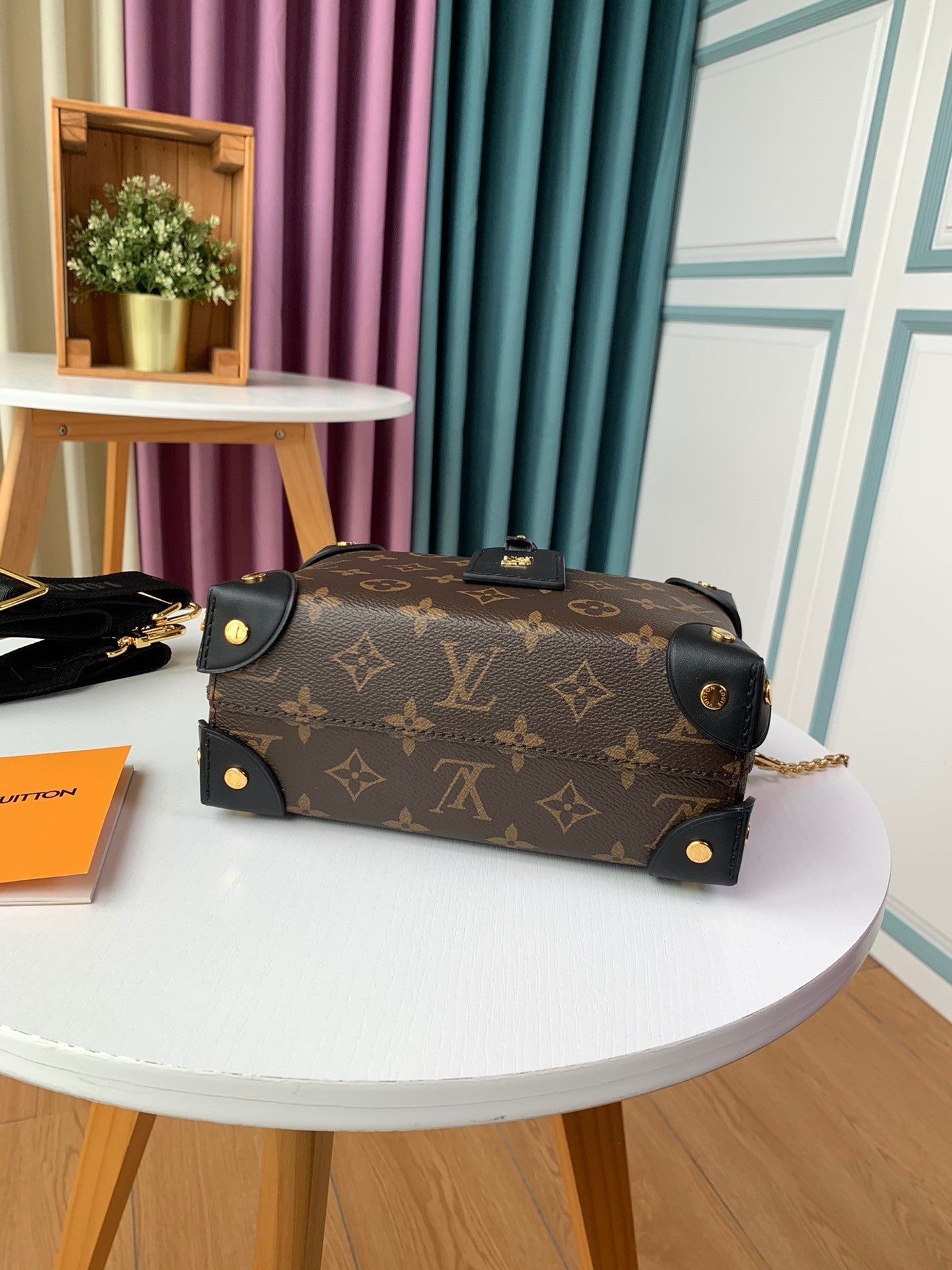 Louis Vuitton women's bags 90