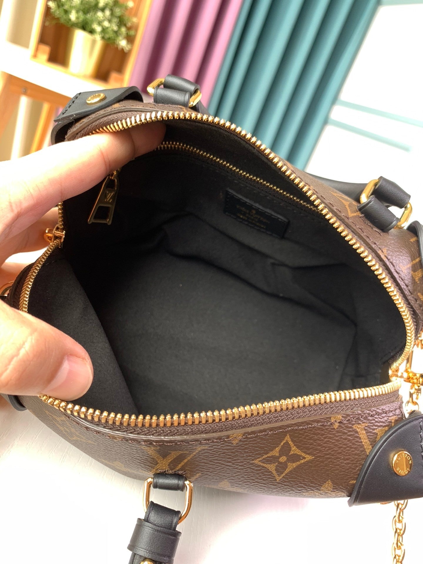 Louis Vuitton women's bags 90