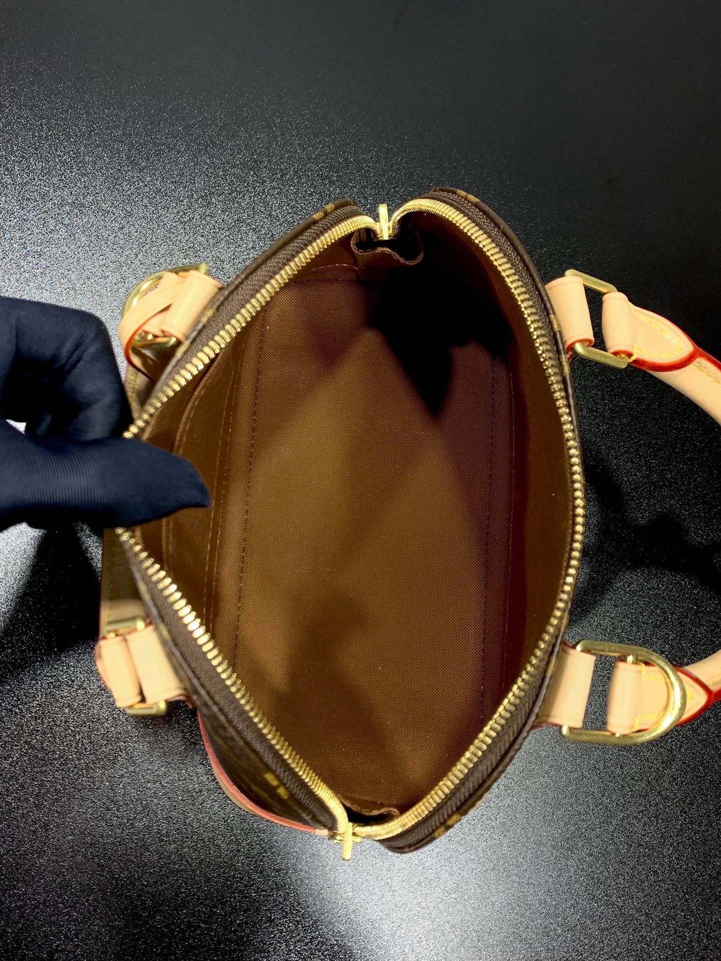 Louis Vuitton women's bags 96