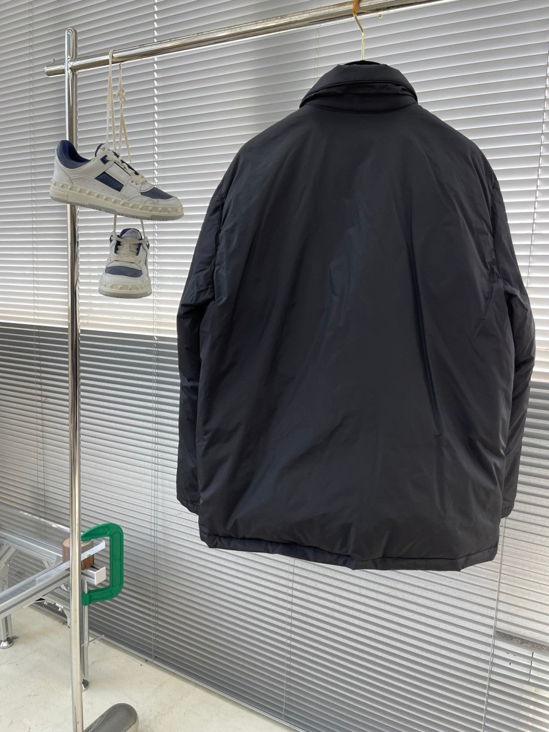 PRADA 24SS Minimalist Triangle Logo Down Jacket｜Winter Collection｜Black (Sizes M–XXL)