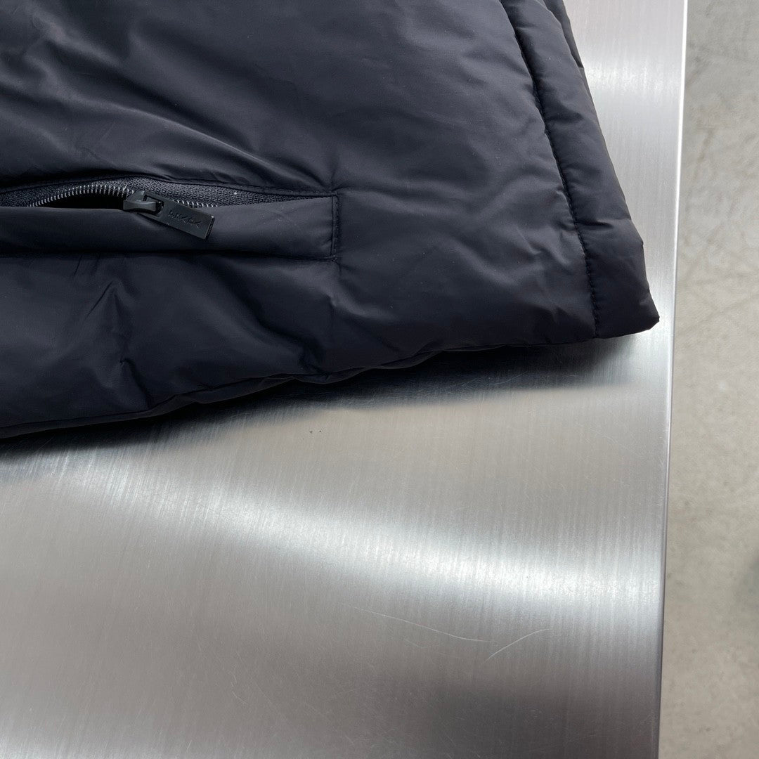 PRADA 24SS Minimalist Triangle Logo Down Jacket｜Winter Collection｜Black (Sizes M–XXL)