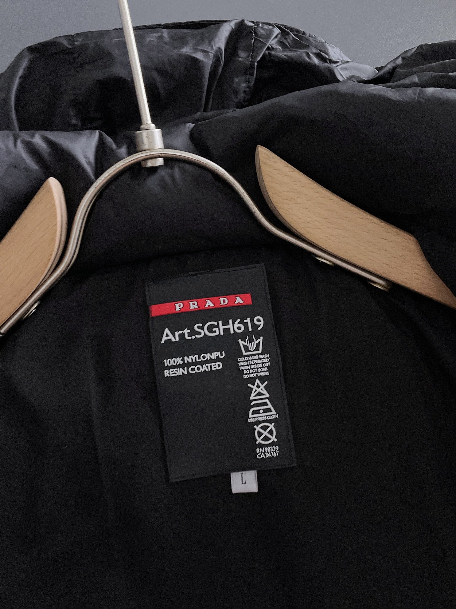 PRADA 2024 FW Premium Goose Down Jacket | Colorblock Design | Unisex | M–3XL