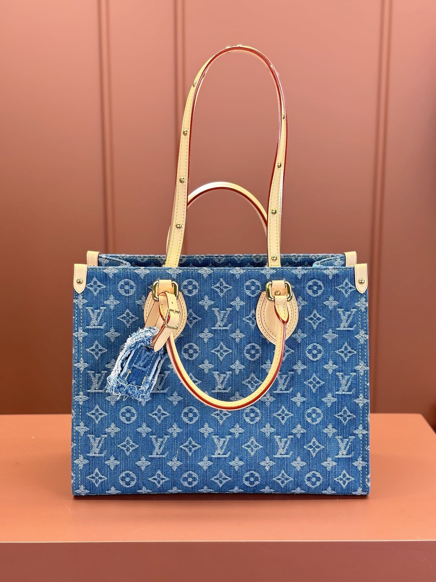 Louis Vuitton women's bags 125