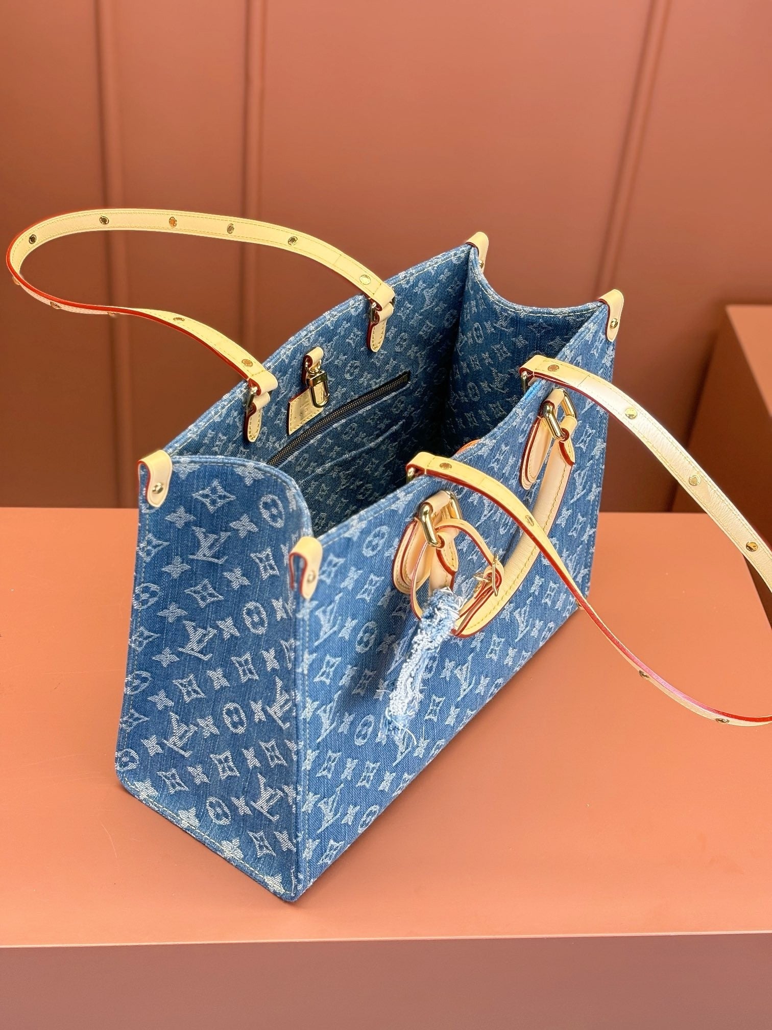 Louis Vuitton women's bags 125