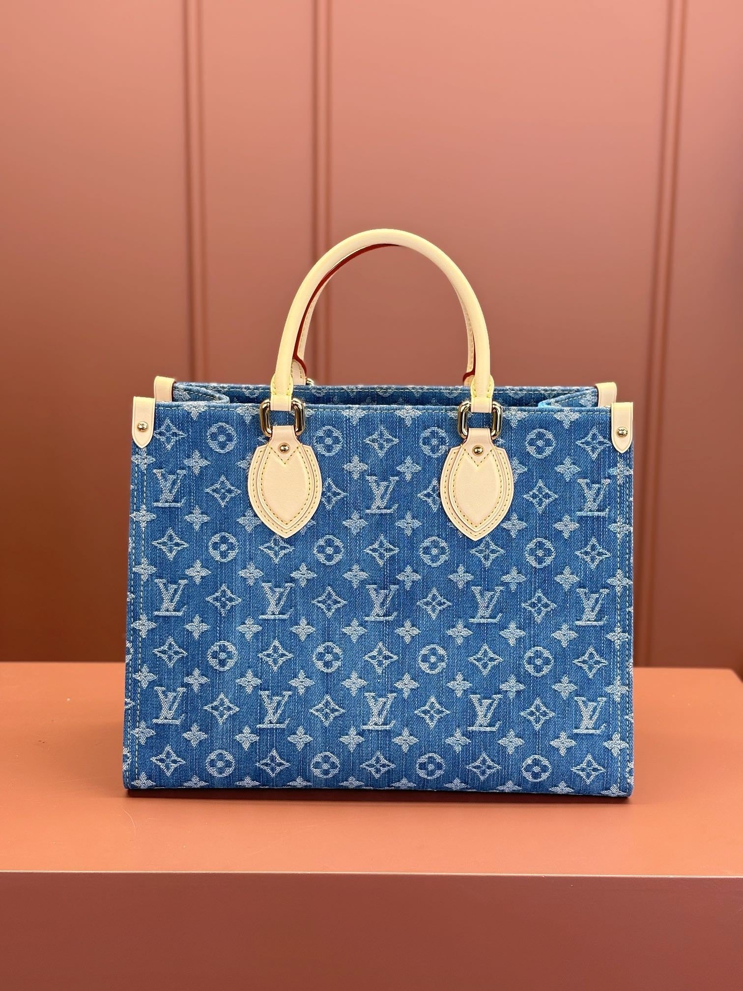 Louis Vuitton women's bags 125