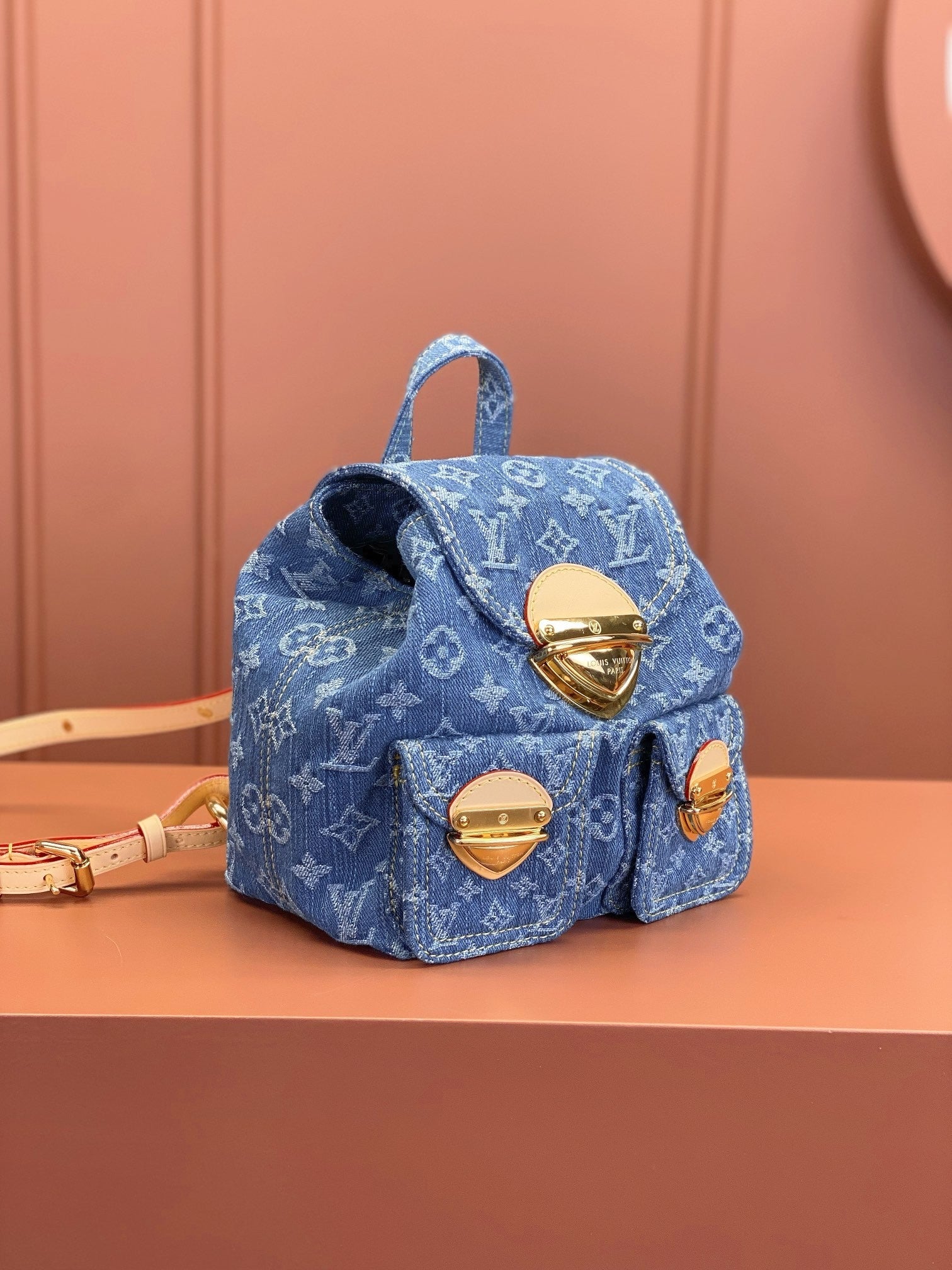 Louis Vuitton women's bags 128
