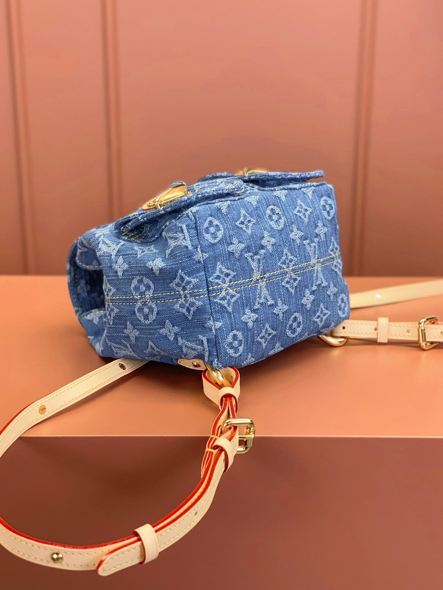 Louis Vuitton women's bags 128